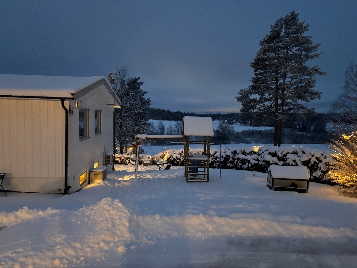 hage med lekeaparat Galleribilde