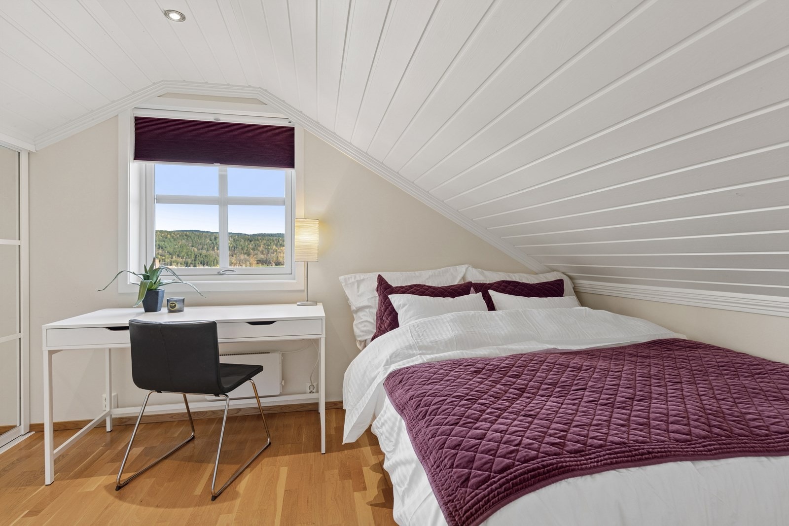 Rommene er malt i lyse behagelig farger. Galleribilde