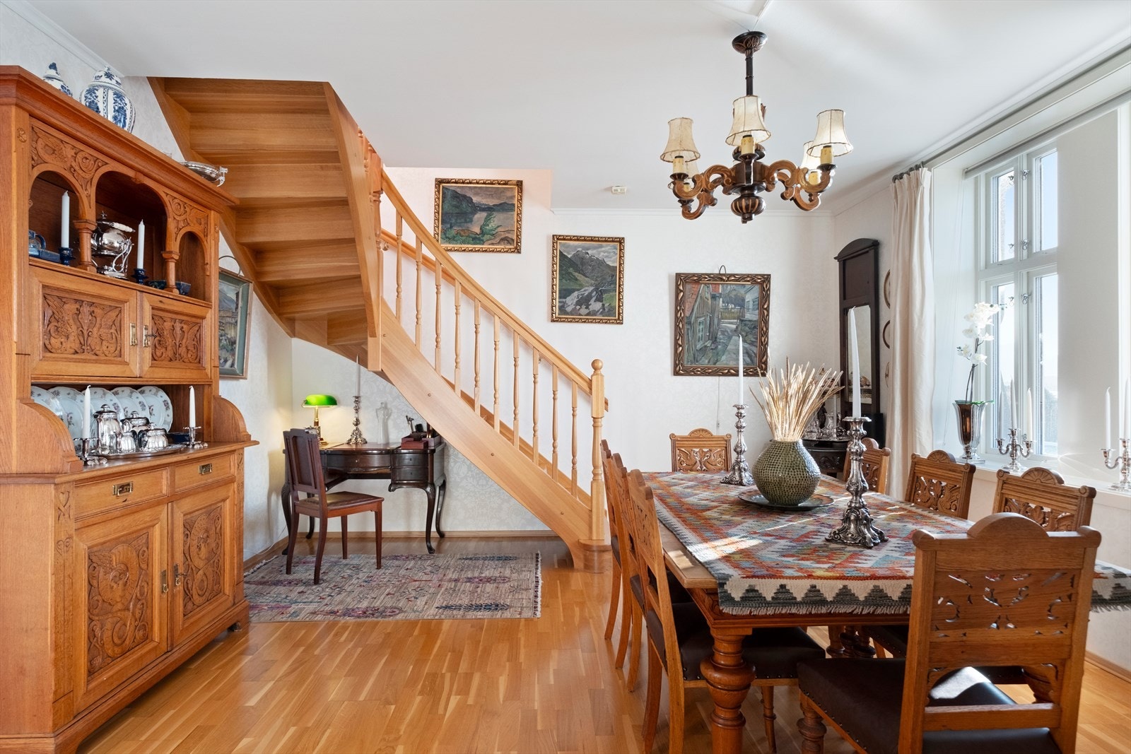 Spisebord Galleribilde