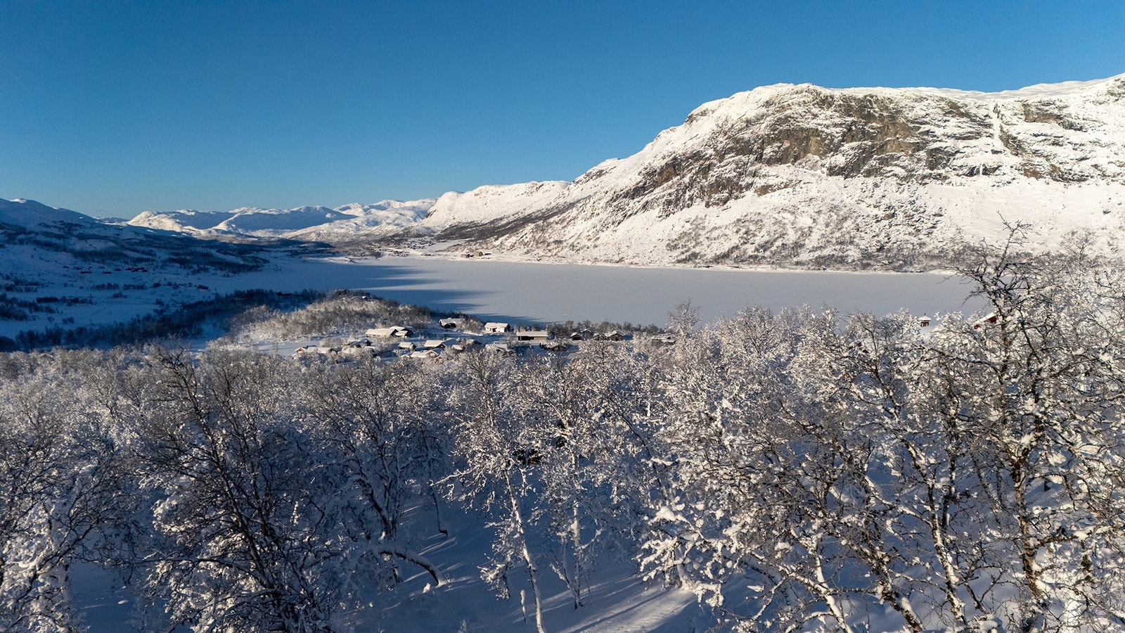 Spektakulær og vakker utsikt fra tomteområdet. Galleribilde
