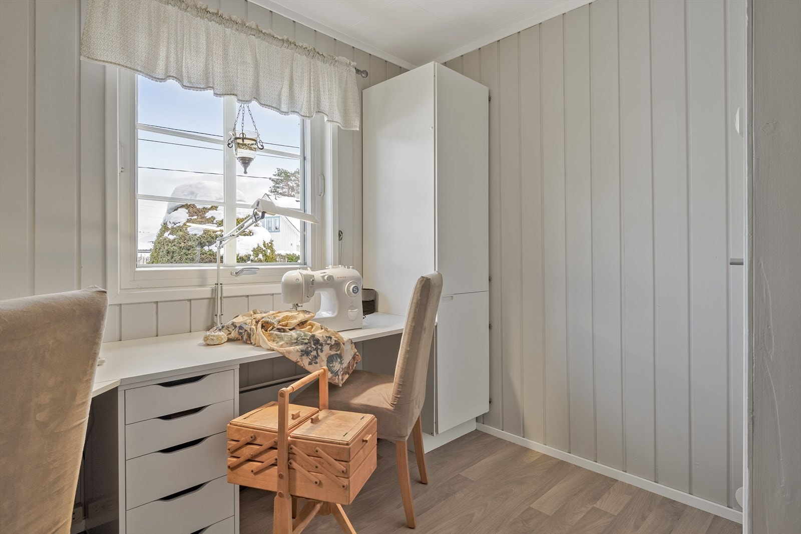 Det tredje soverommet er i dag innredet som kontor og kan fint også benyttes som barnerom. Galleribilde