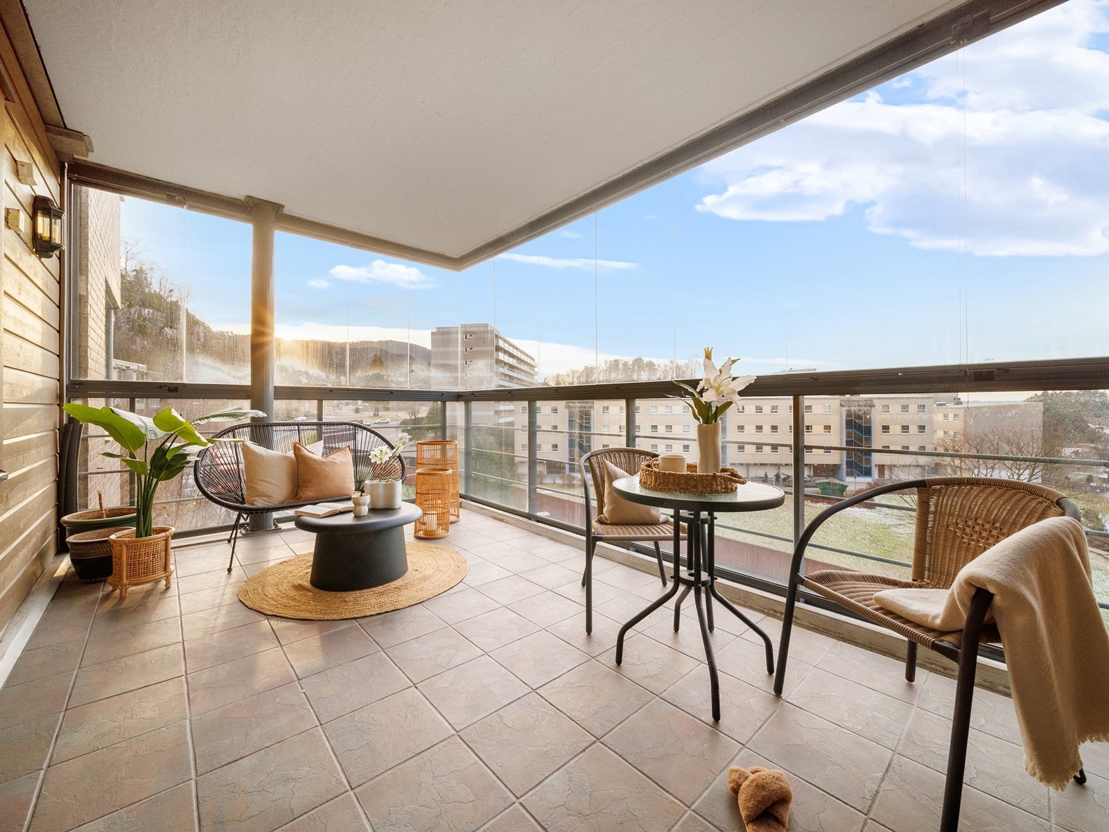 En velholdt 3-roms leilighet med svært sentral og attraktiv beliggenhet like ved Oasen i Fyllingsdalen Galleribilde