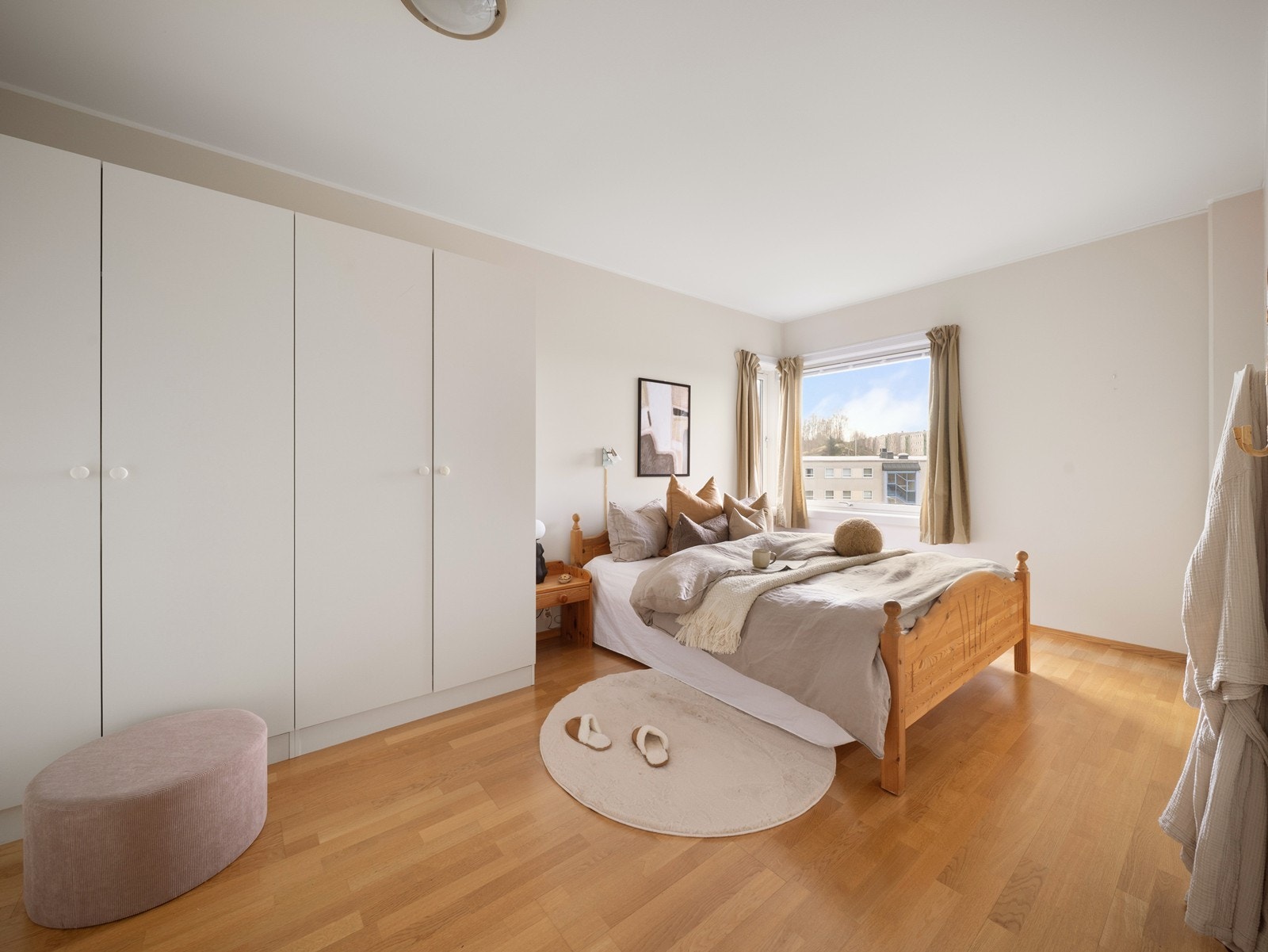 Hovedsoverom på ca. 14,35 m². Galleribilde