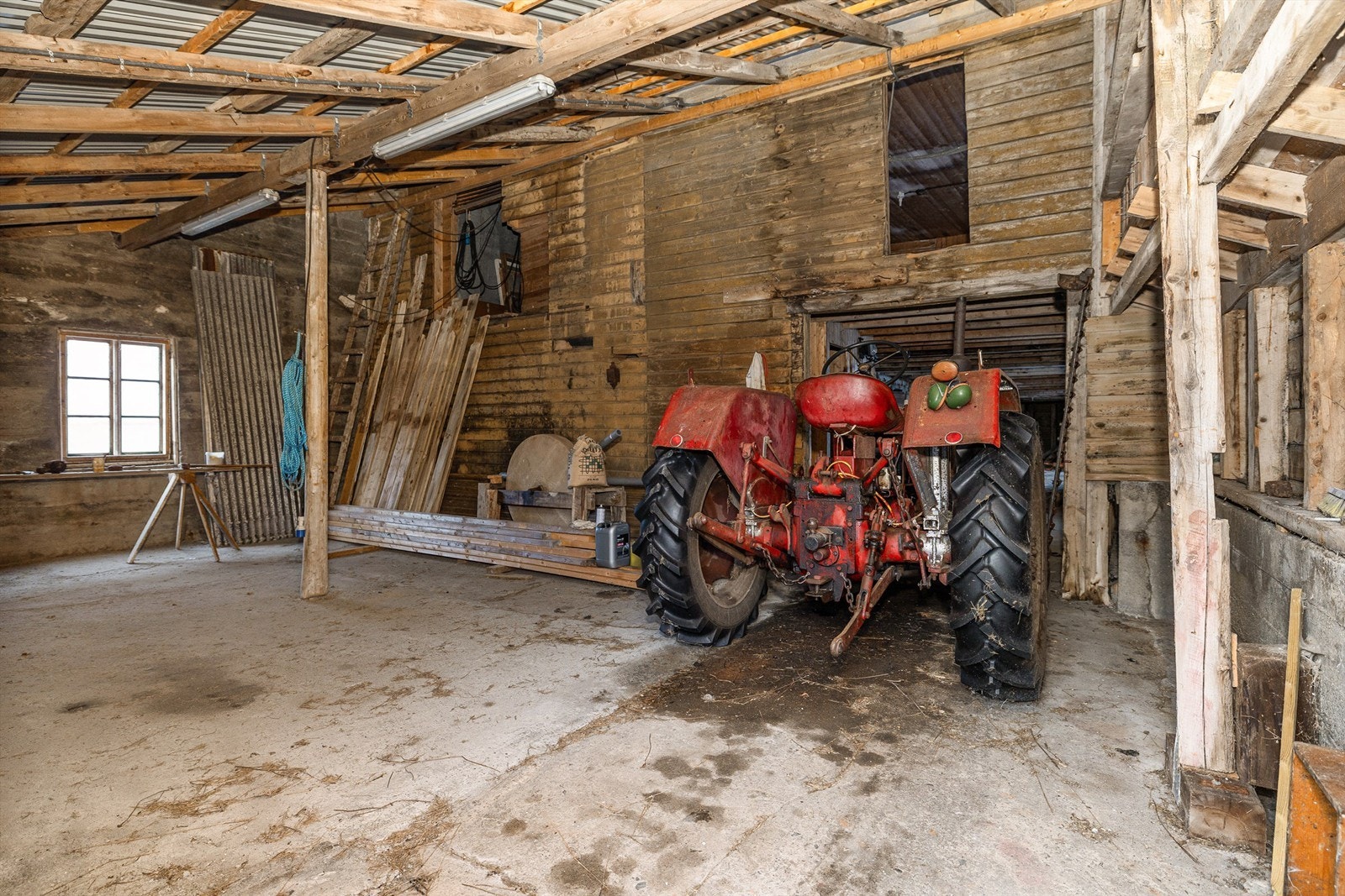 Inn i sjøbod Galleribilde