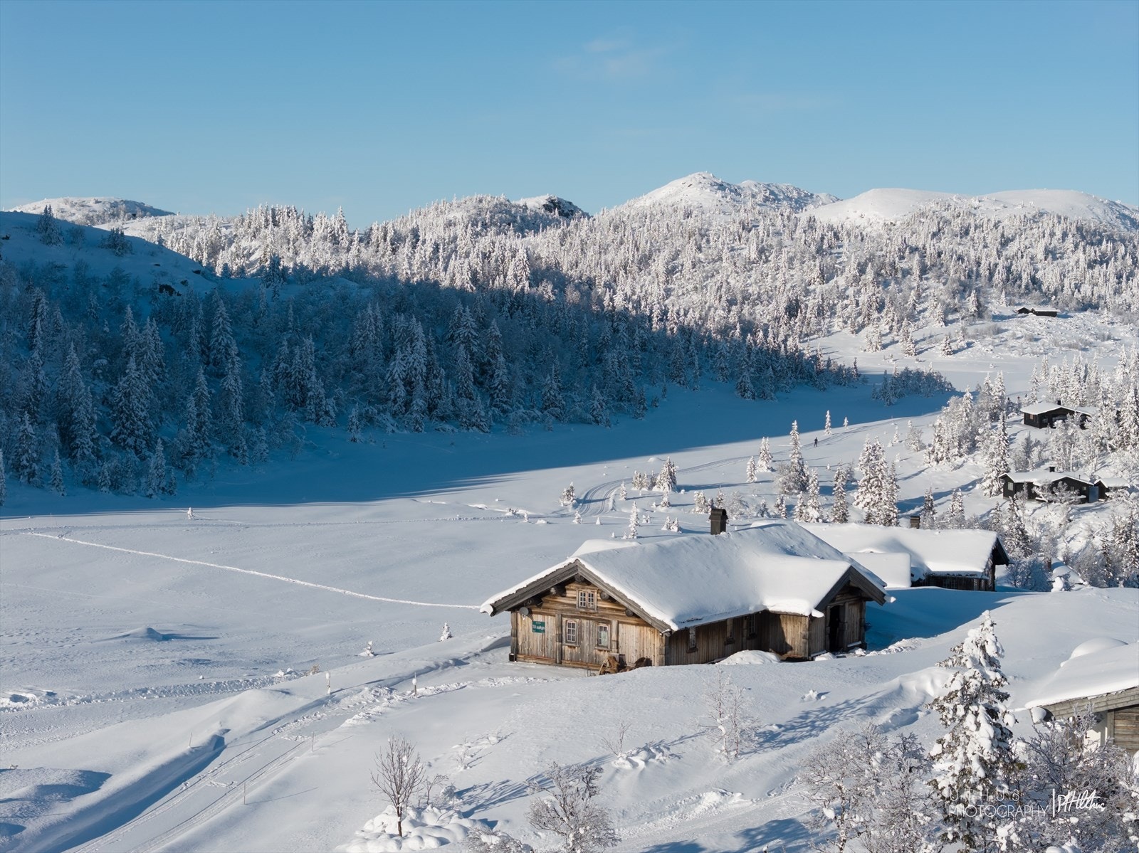 Veien måkes helt frem til hytta Galleribilde
