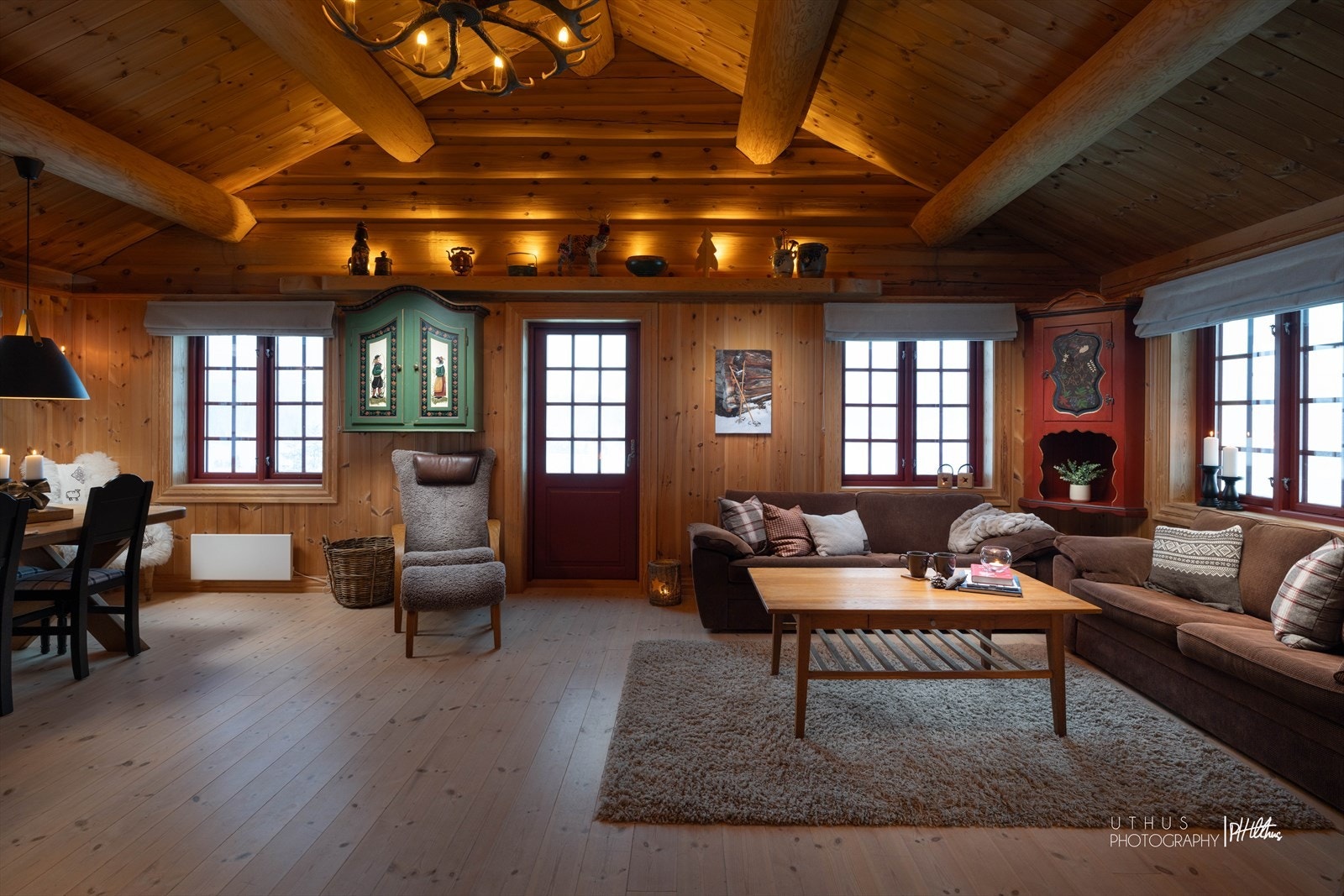 Stuen har 4,5 meters takhøyde Galleribilde