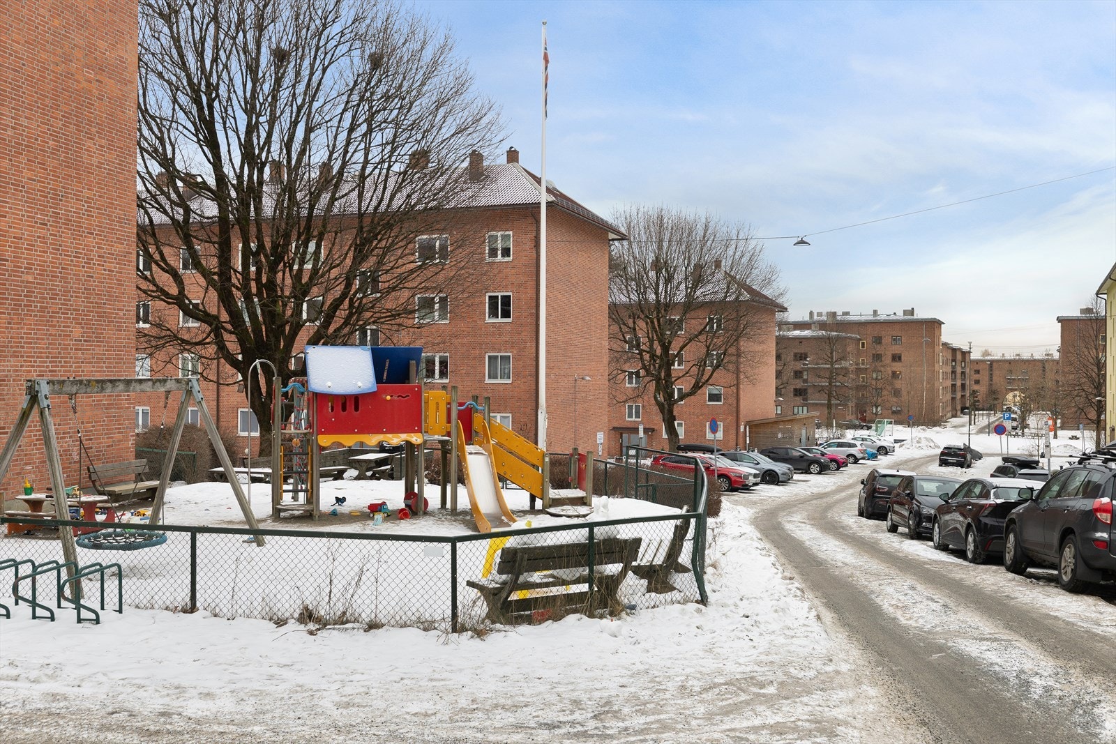 Her bor du sentralt med "alt" du trenger i hverdagen like i nærheten. Galleribilde