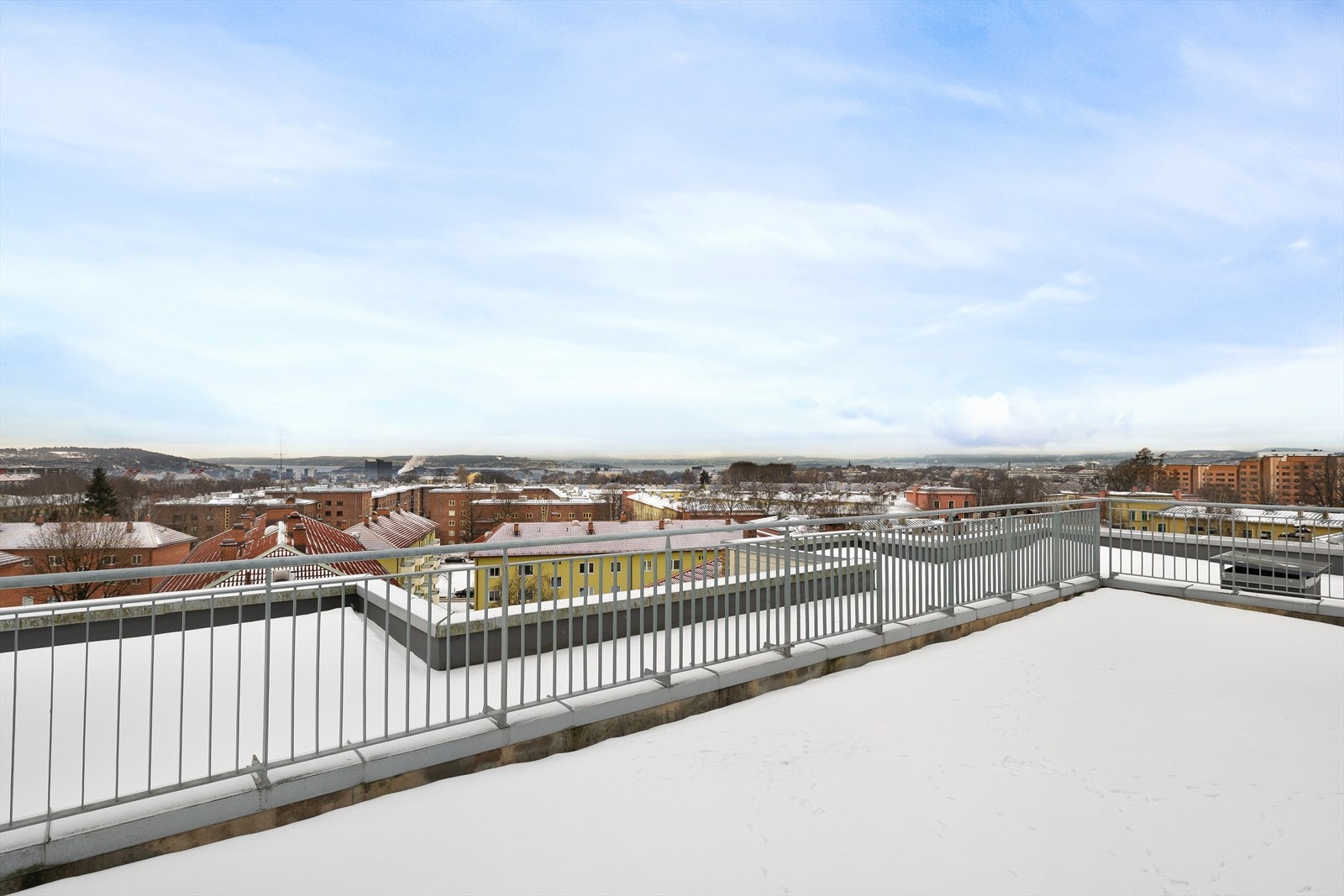 Bygget har også en felles takterrasse med flott utsikt og gode solforhold. Galleribilde