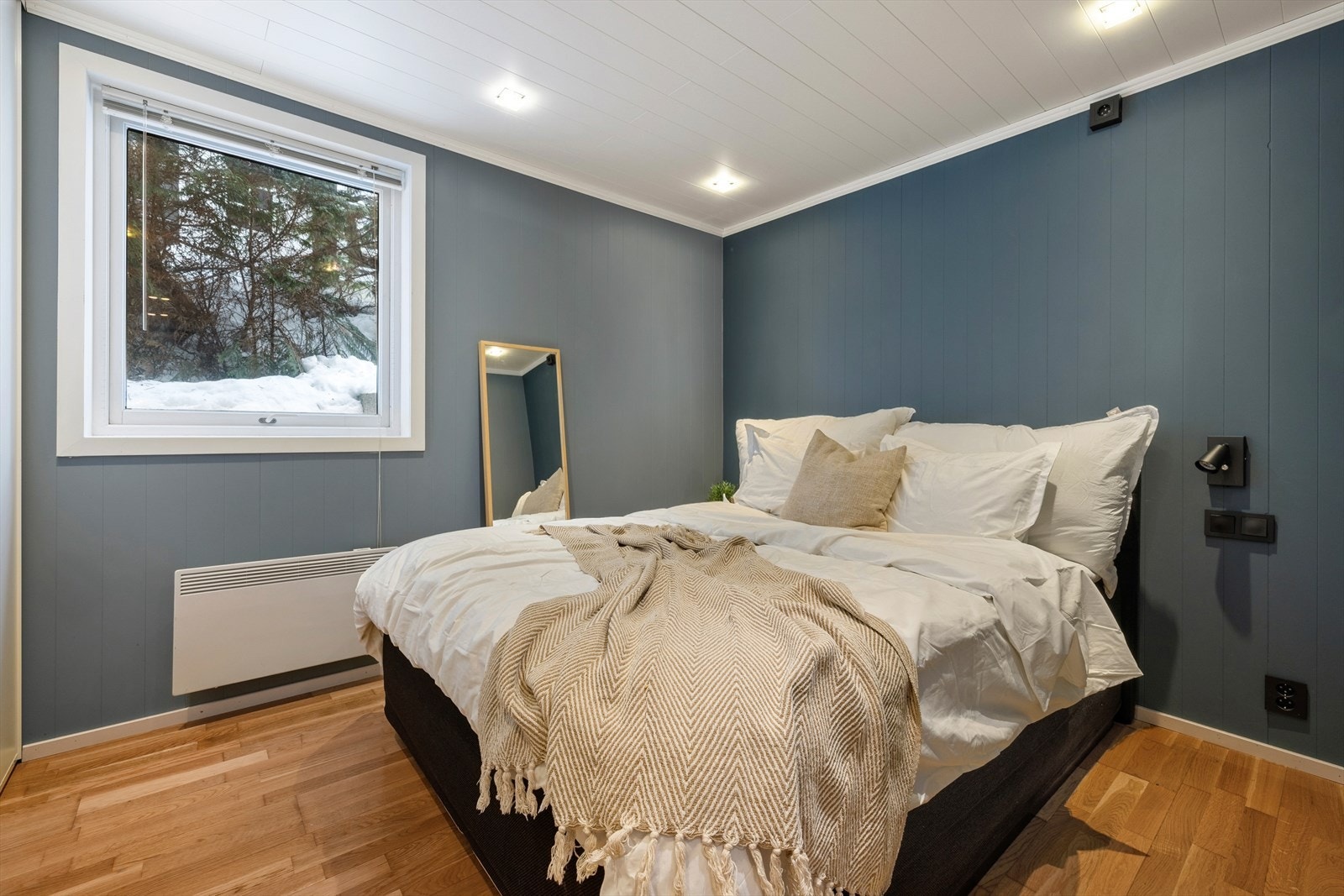 Hovedsoverom i god størrelse med plass til møblement etter ønske. Galleribilde