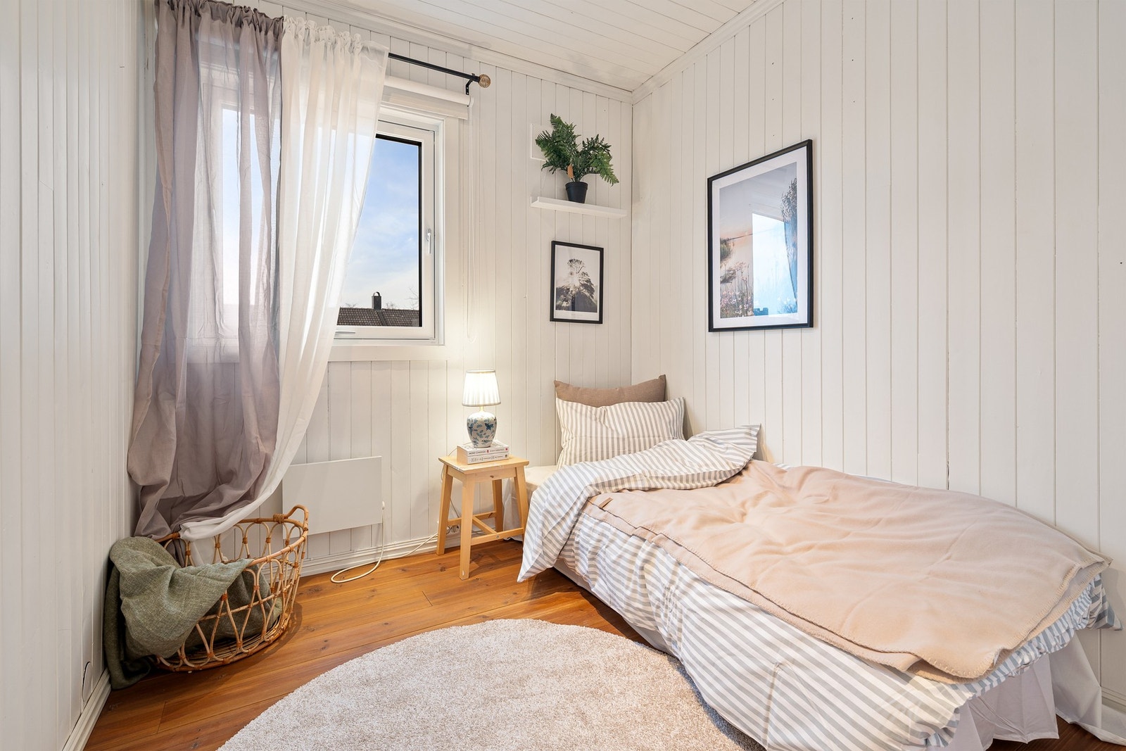 Soverom 2 er på 5,3 kvadratmeter. Galleribilde