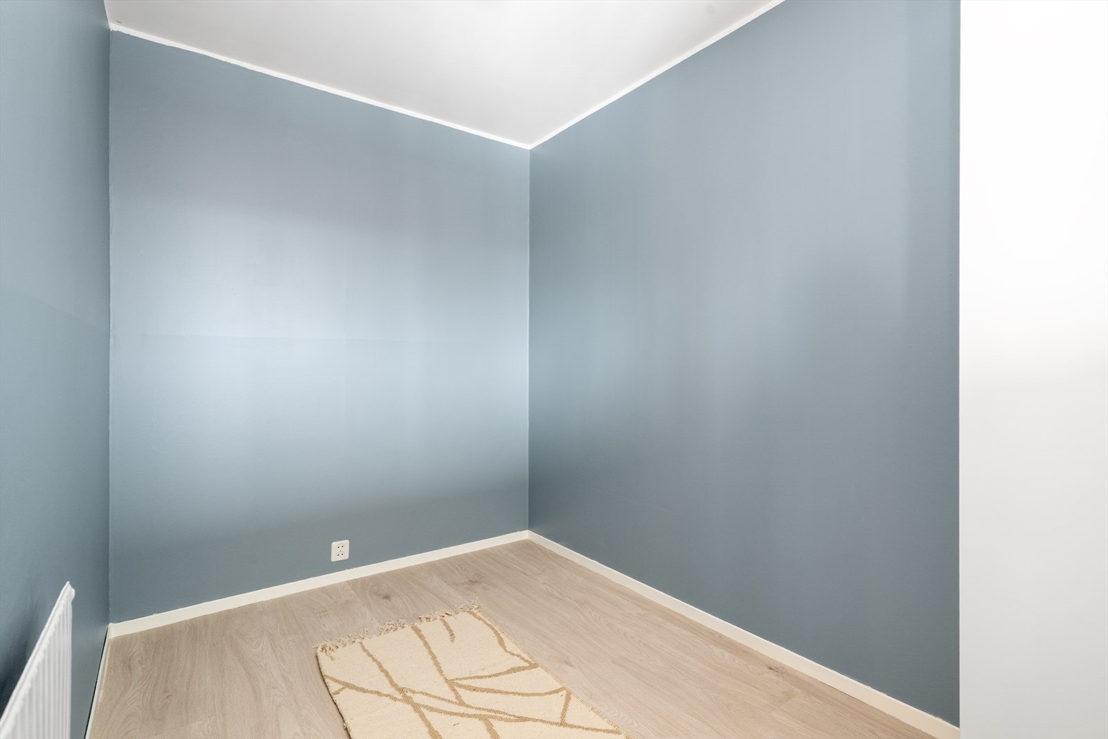 Soverommet har lyse, moderne overflater som gir et behagelig og rolig inntrykk. Galleribilde