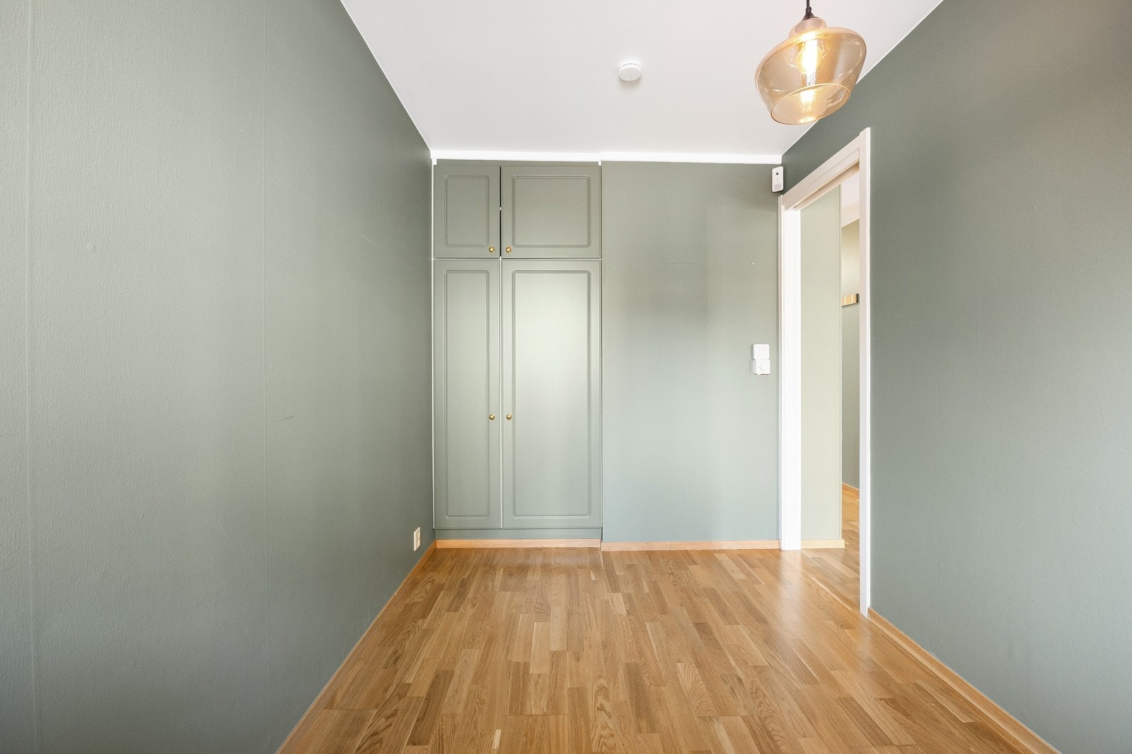 På soveromemt er det et integrert garderobeskap Galleribilde