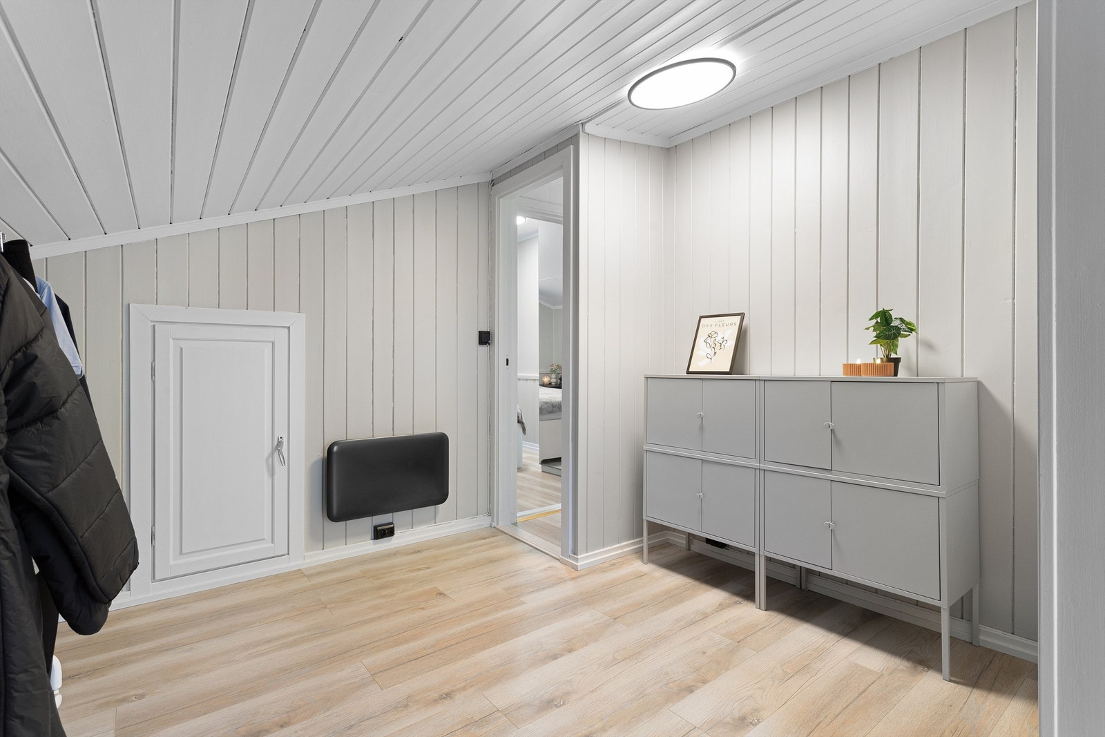 Fra soverom 1 er det tilgang til et kott med lagringsplass. Galleribilde