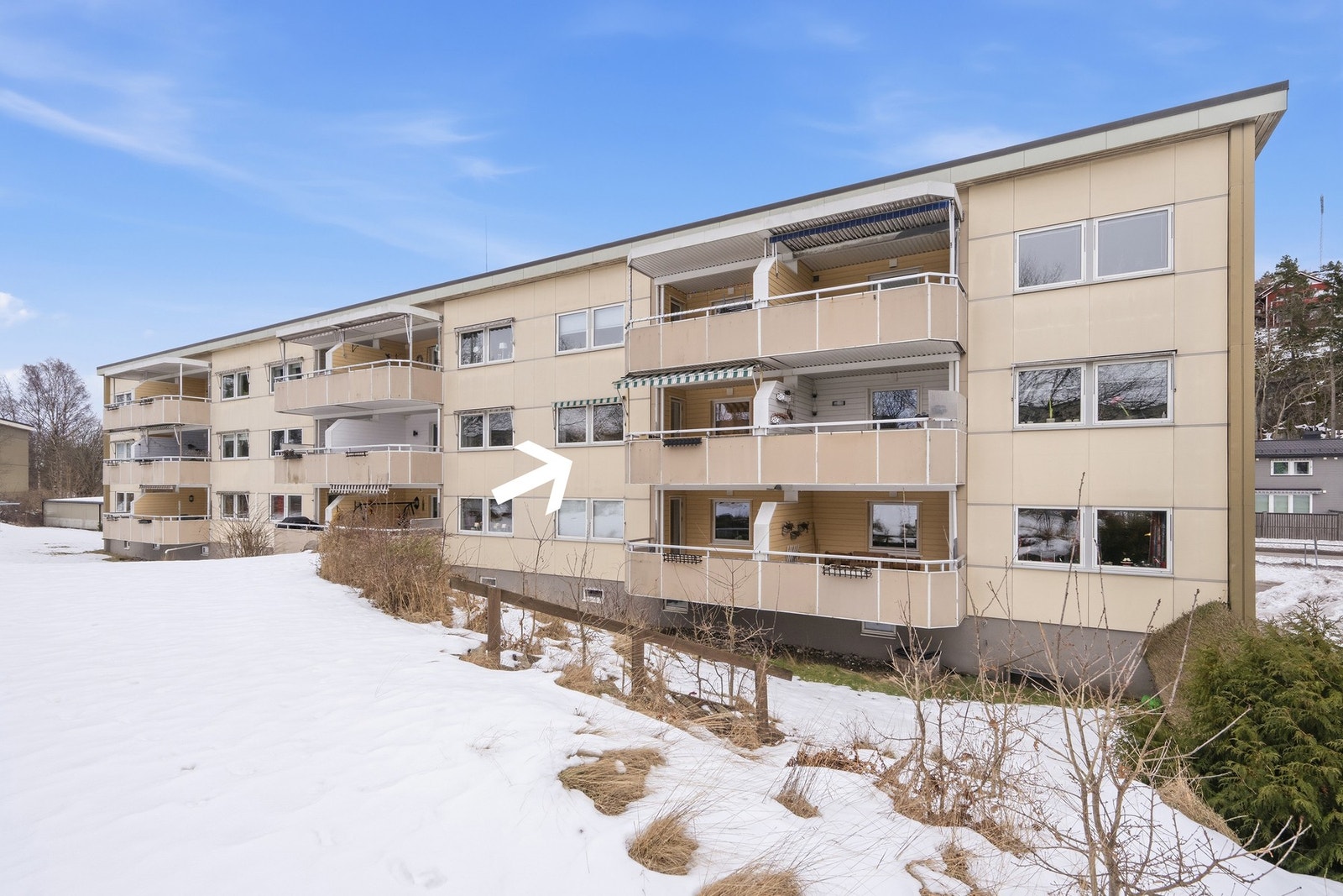 Lekker, nyoppusset og lettstelt 3-roms leilighet i 2. etasje i Holtan Nord borettslag - Hortens største borettslag. Galleribilde