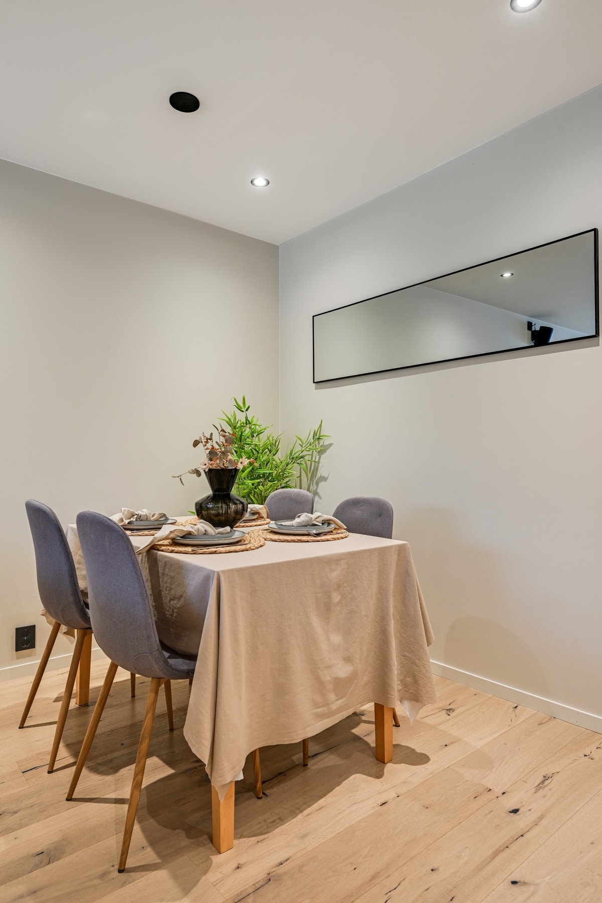 Meget innbydende stue med gode innredningsmuligheter. Galleribilde