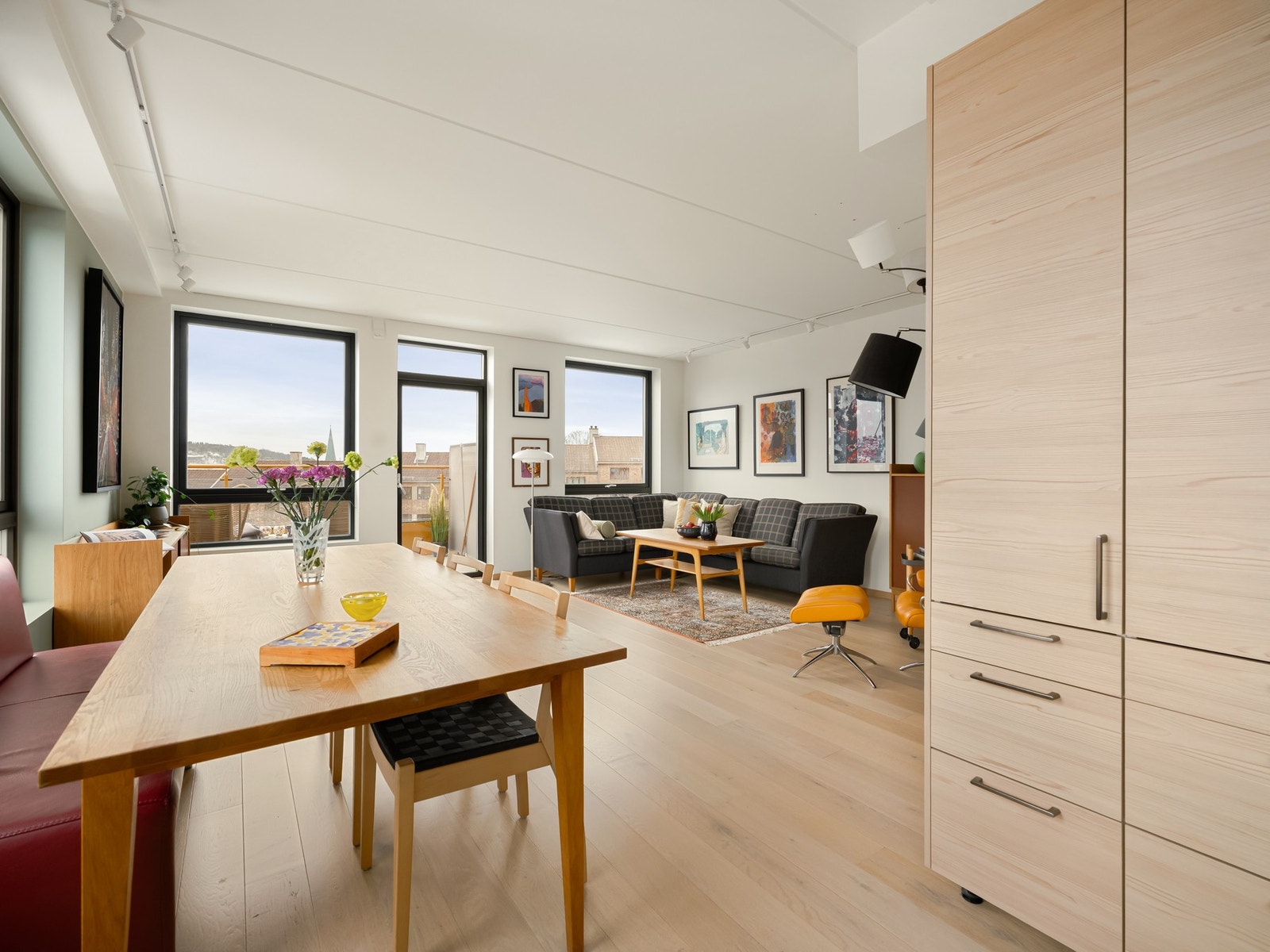 Det er en helt spesiell følelse å komme opp i en leilighet i høyden. Innsynet er derfor svært begrenset. Galleribilde