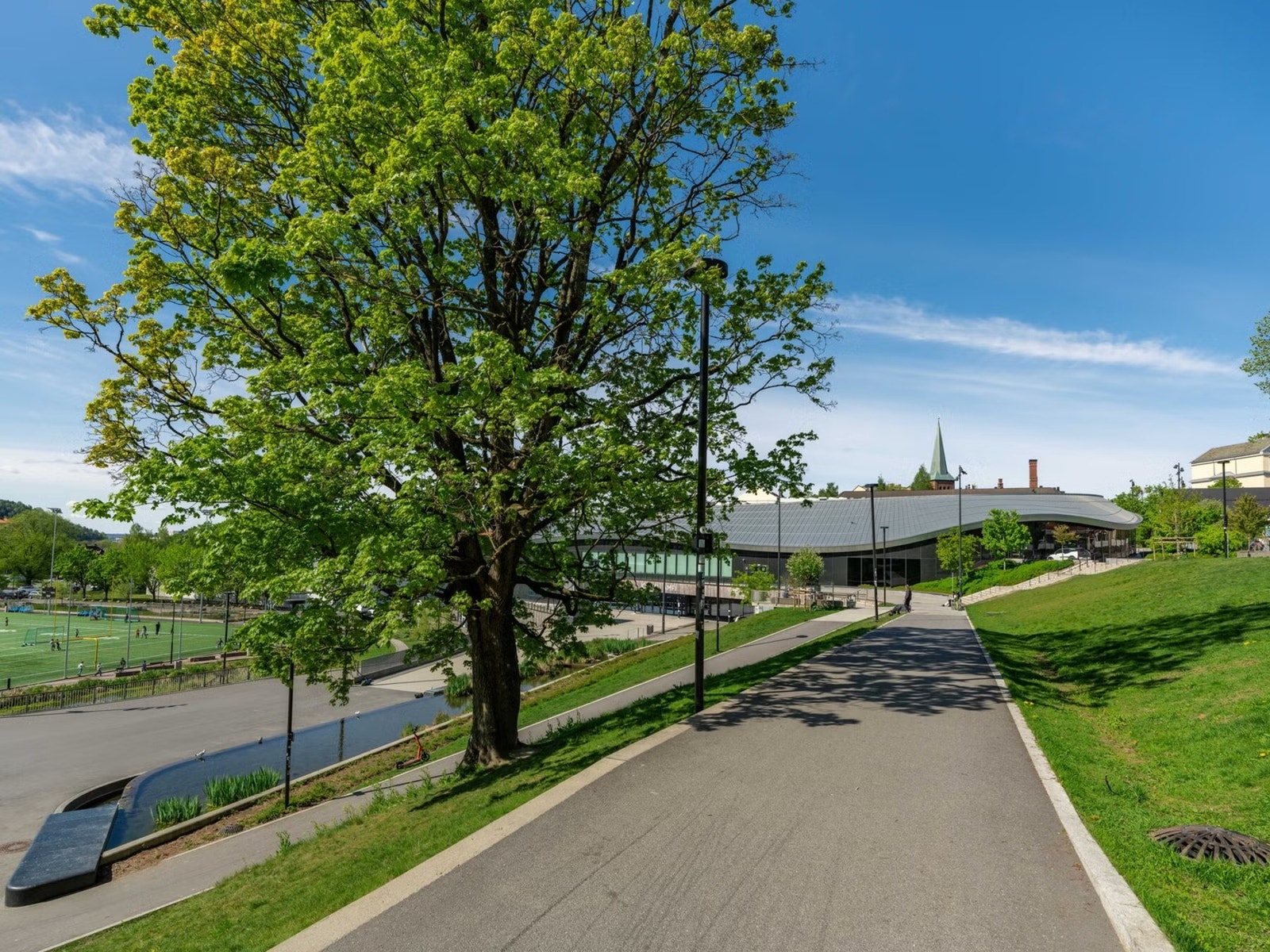 Det er flere fine turmuligheter. Jordal Amfi er få minutters gange fra leiligheten. Galleribilde