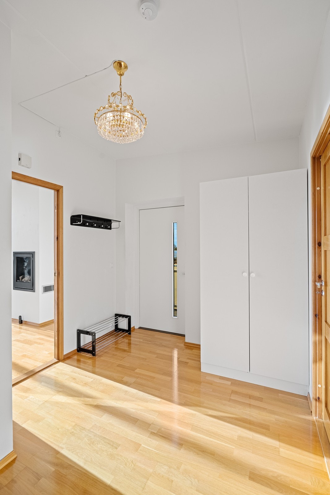 Praktisk entré med garderobeplass. Galleribilde