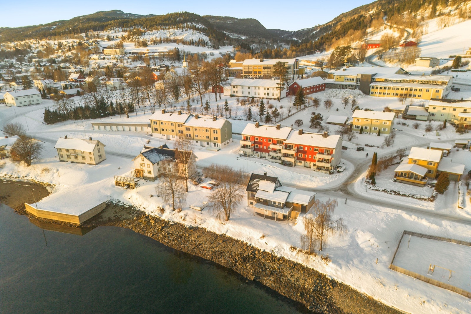 Attraktiv beliggenhet med nærhet til sjøen. Galleribilde