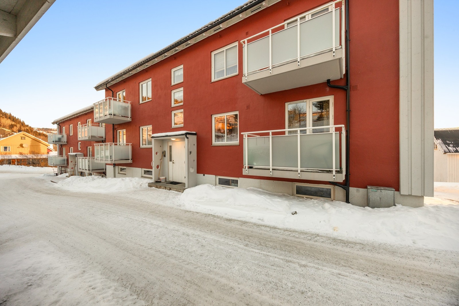 Leiligheten disponerer totalt tre boder. Det er også installert stolheis i trappegangen. Galleribilde