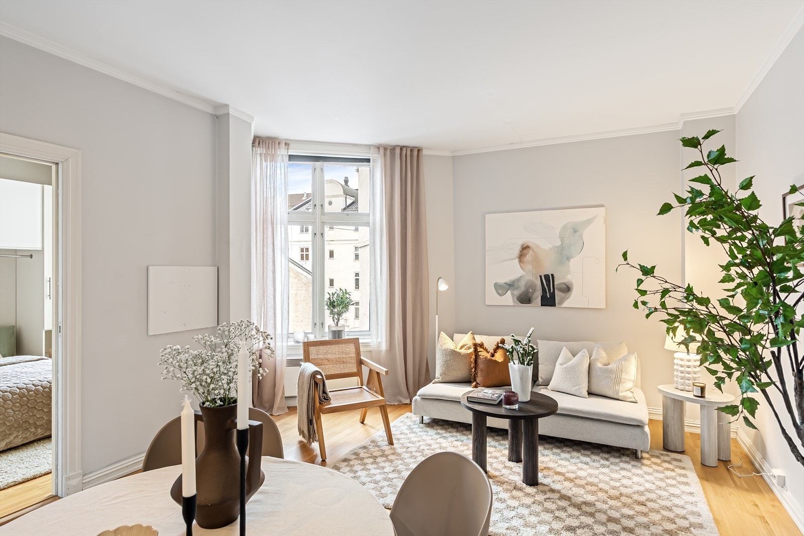 Leiligheten har en gjennomtenkt planløsning med stue, kjøkken, soverom og bad. Galleribilde