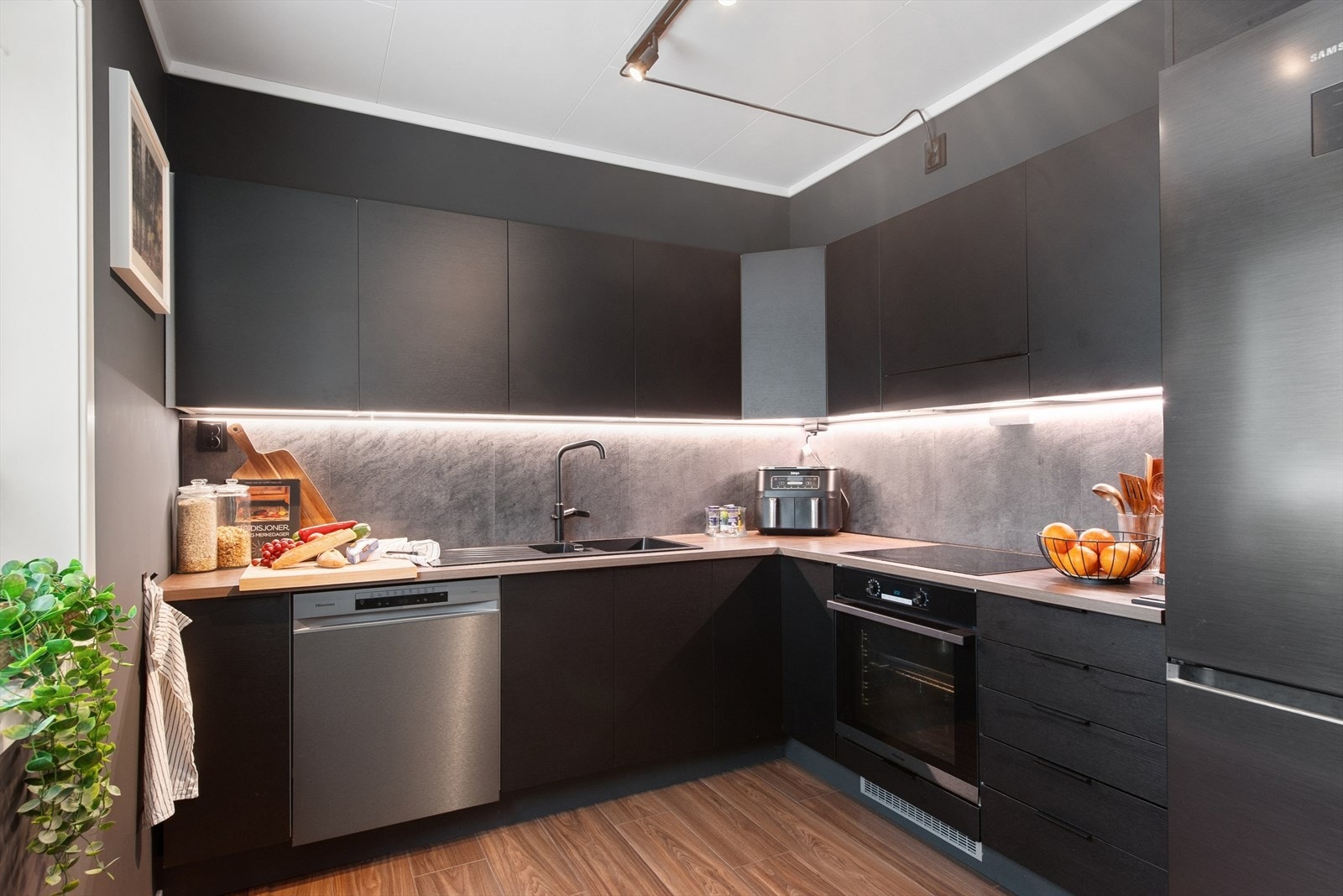 Stilrent kjøkken - moderne, funksjonelt og innbydende. Galleribilde