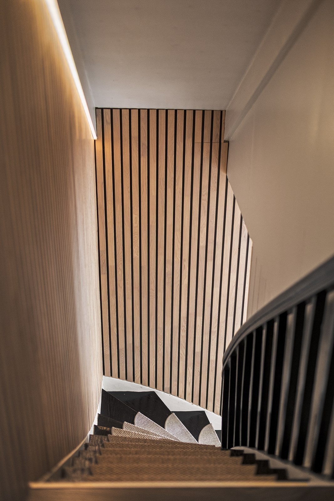 Trapp fra 2.etg og opp til loftet. Galleribilde