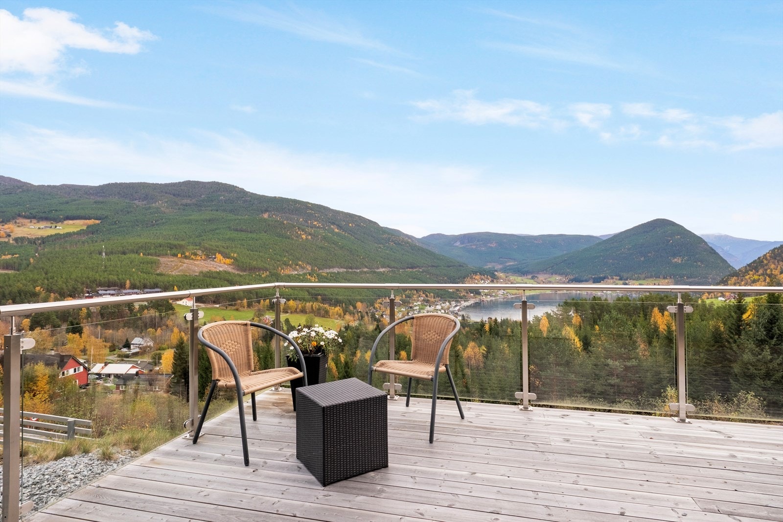 Her kan ein nyte både solstrålar og nydeleg utsikt. Galleribilde