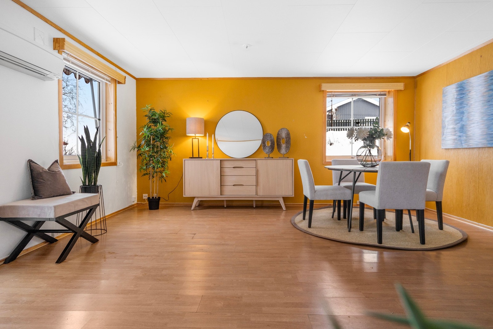 Spisestue i tilknytning til stue Galleribilde