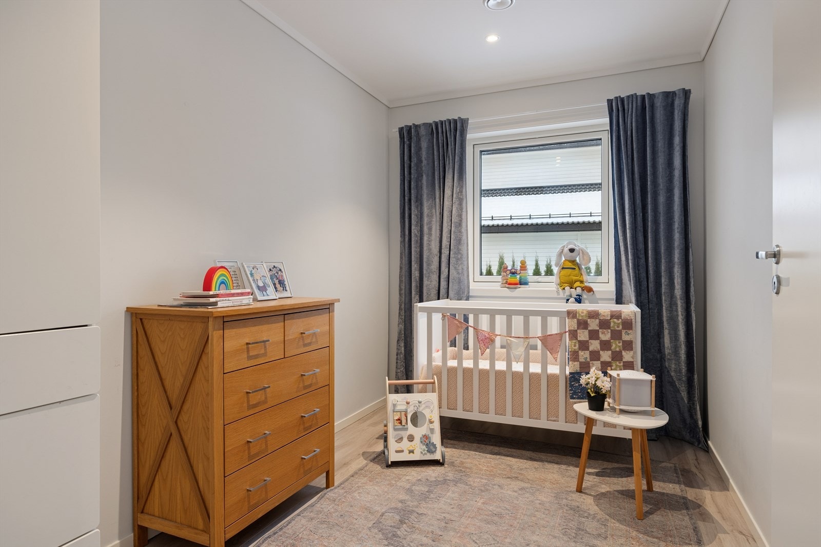 Soverom III innredet som barnerom p.d.d. Galleribilde