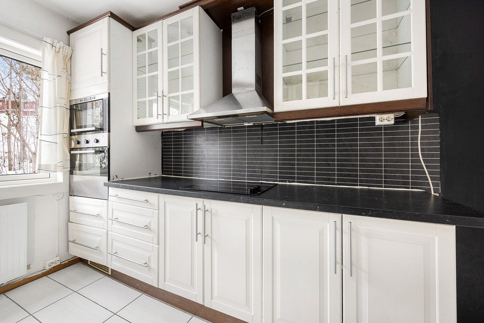 For ekstra trygghet er det installert både komfyrvakt og waterguard på kjøkkenet. Galleribilde