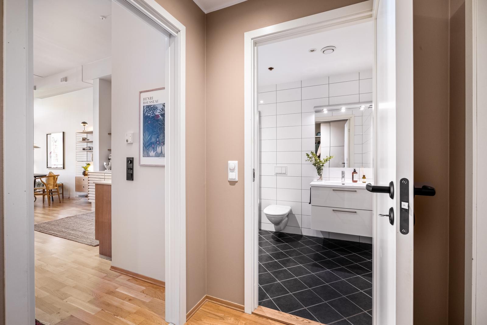 Leilighetens bad 2 fungerer også som gjestebad. Galleribilde