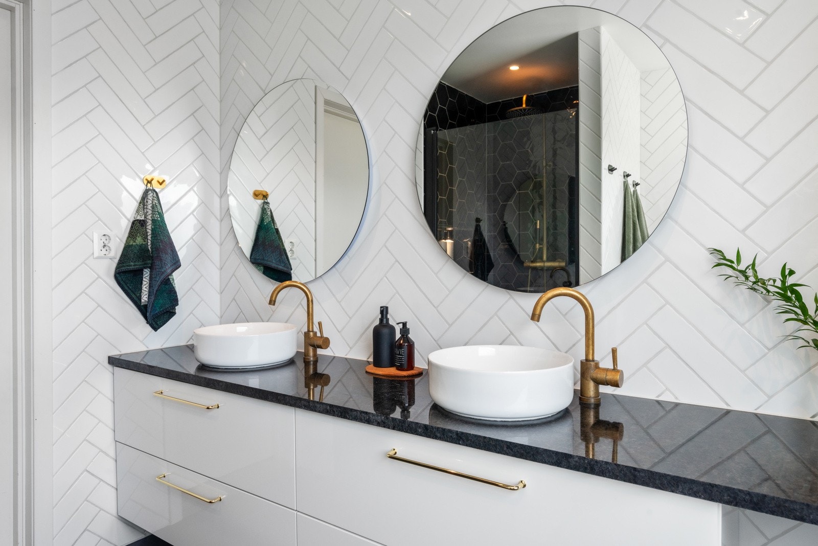 Praktisk innredning med skuffeseksjoner. Galleribilde