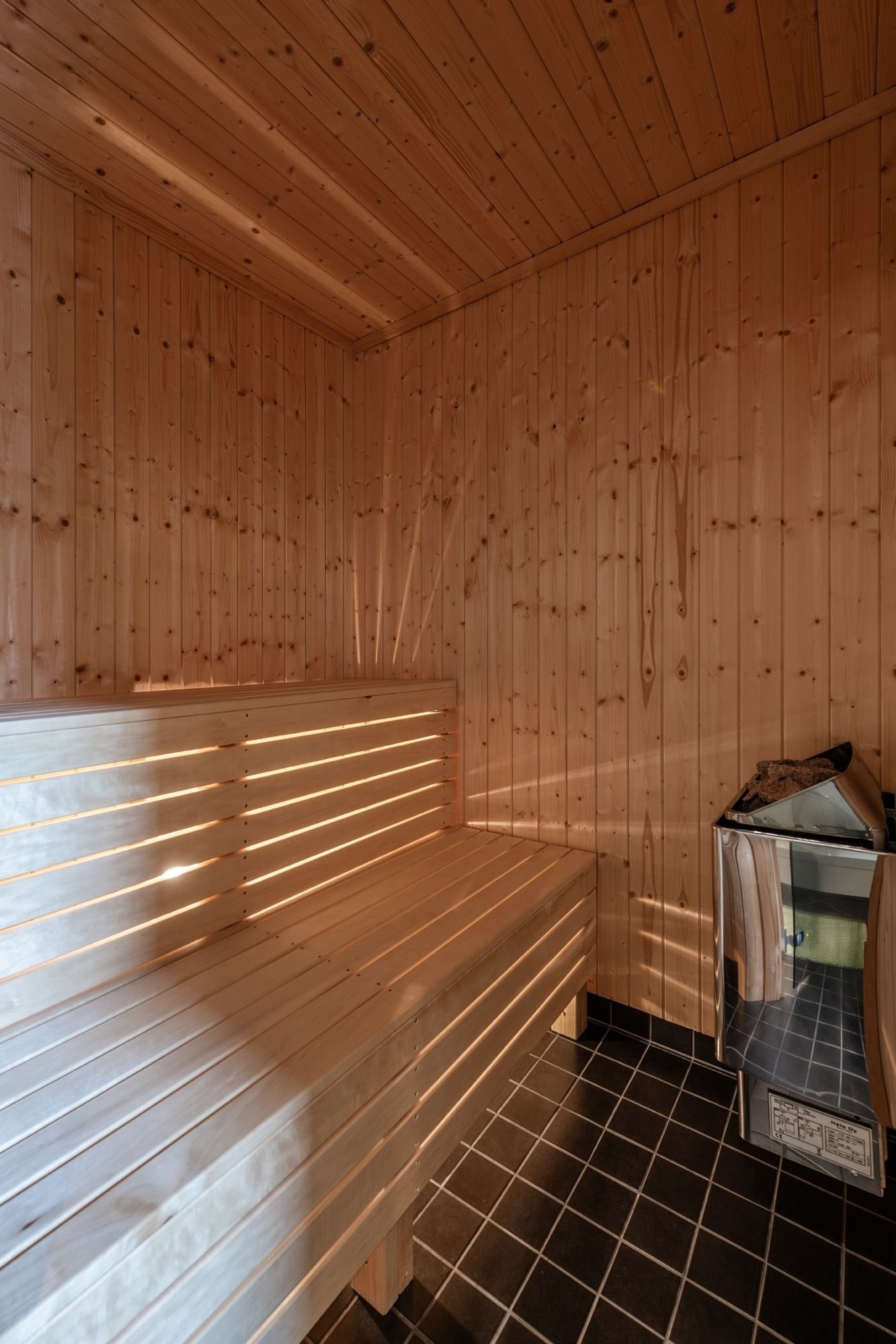 Baderom nr. 1 har badstue med plass til fire personer. Galleribilde