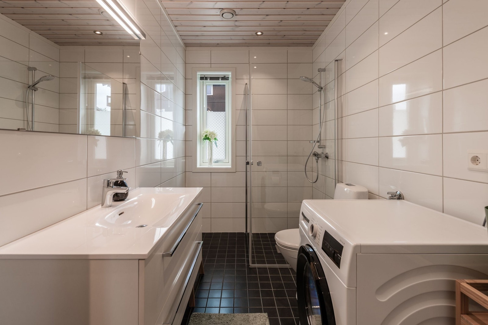 Baderom nr. 2 har plass til både vaskemaskin og tørketrommel. Galleribilde