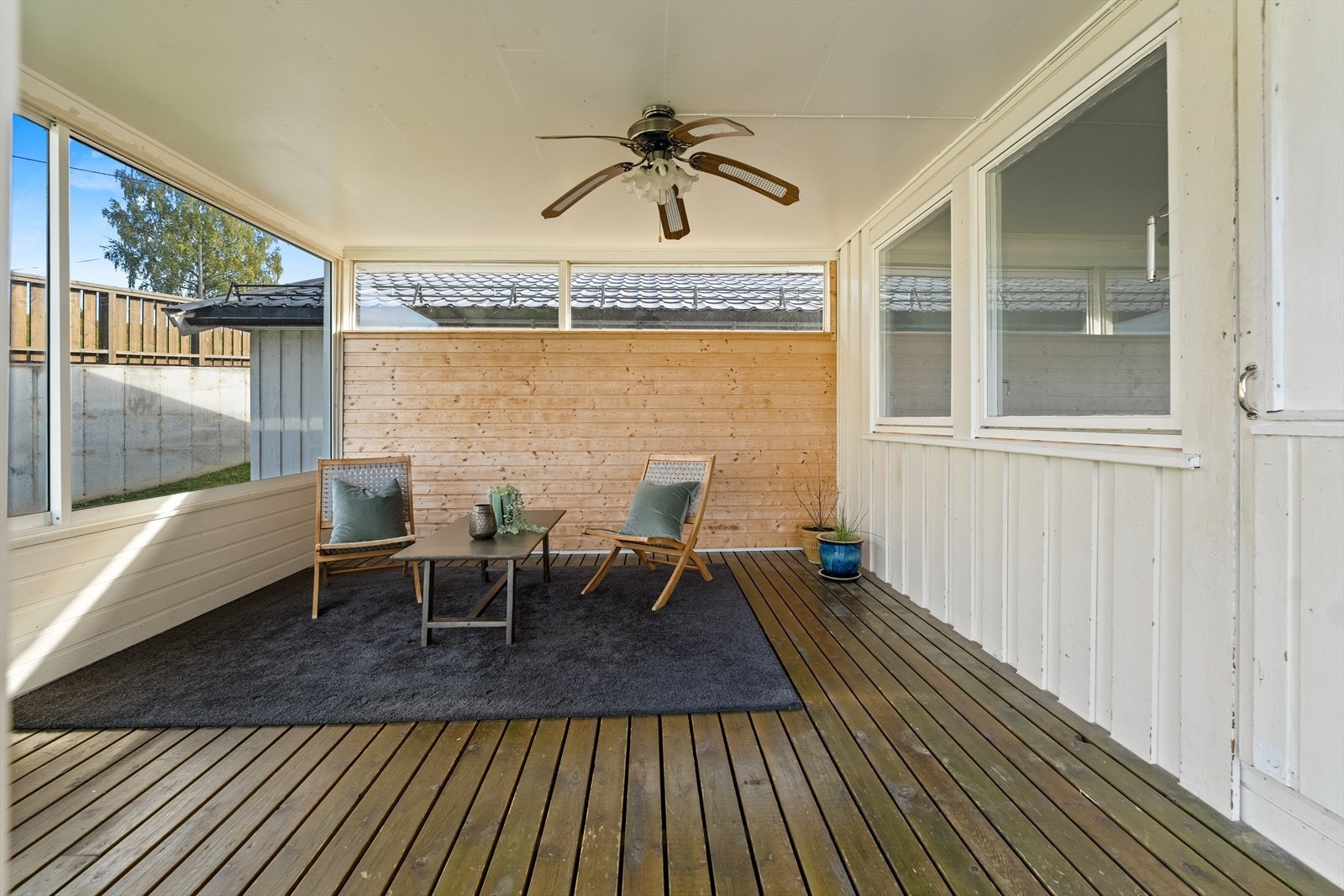 Vinterhagen gir fin plass til møblement. Galleribilde