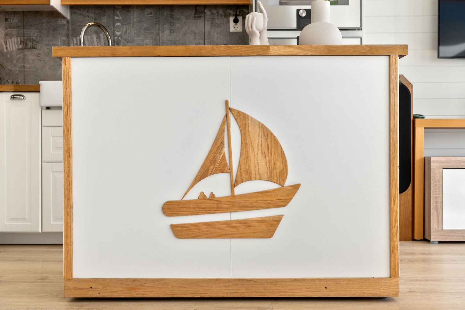 Detaljefoto på kjøkkenøy Galleribilde