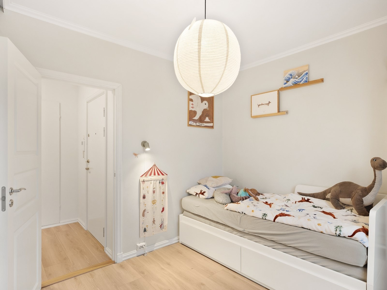 Soverommet har en praktisk plassering med adkomst fra entreen. Galleribilde