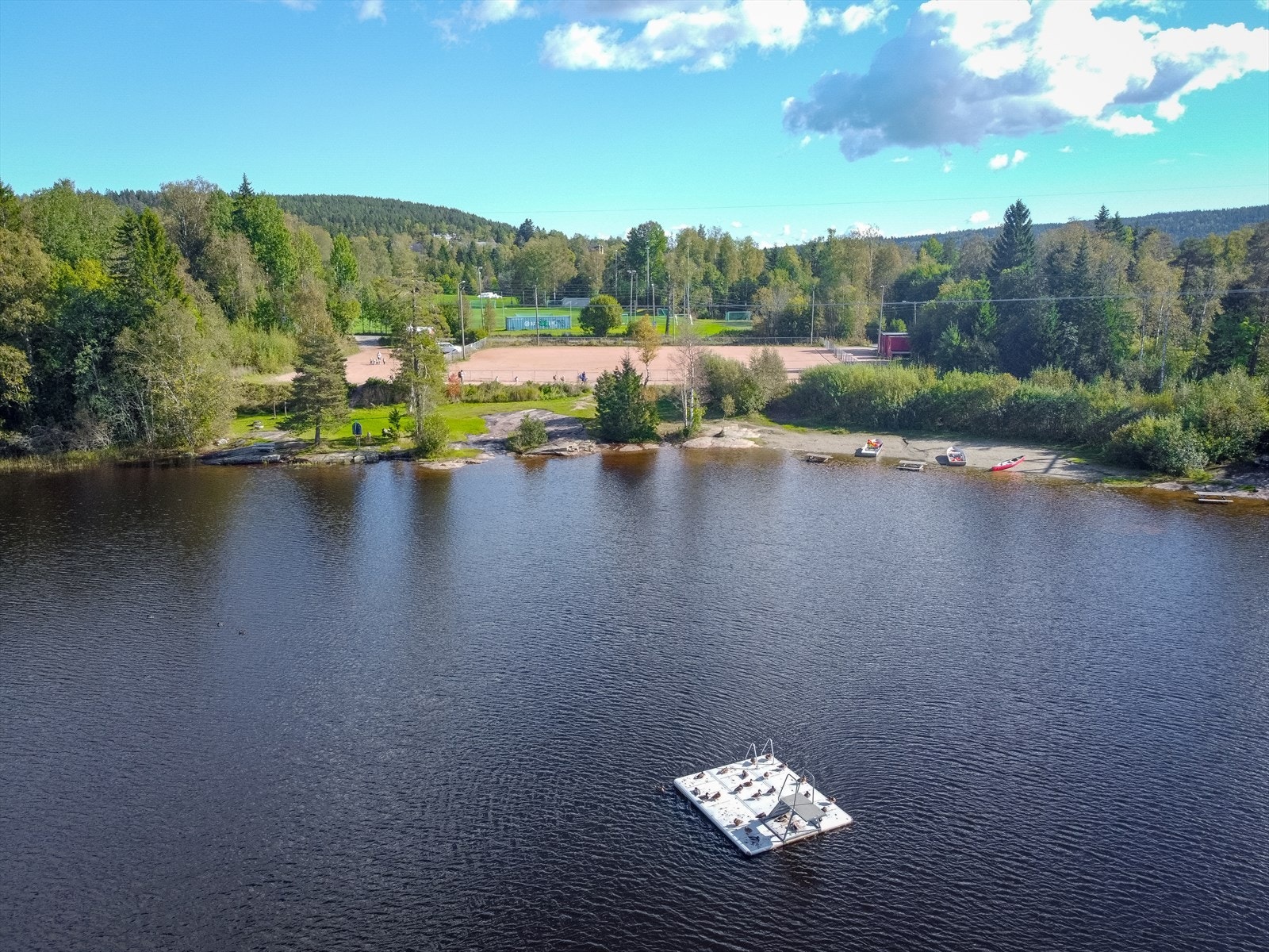 Badestranden ved Ulvenvannet - i direkte tilknytning til DIF banen. Galleribilde