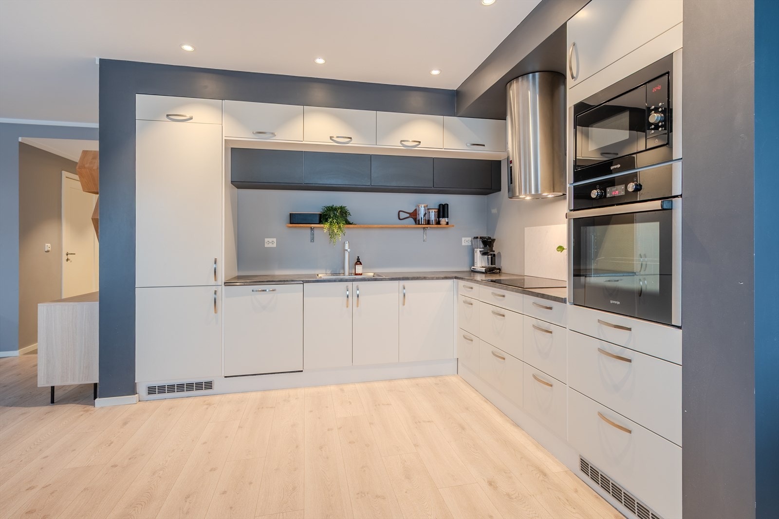 Alle hvitevarer er integrert Galleribilde