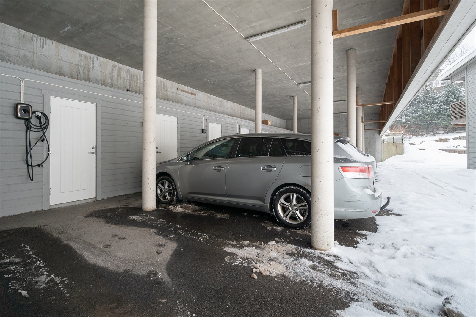 Privat sportsbod på 5 kvm, pluss fast p-plass med lader Galleribilde