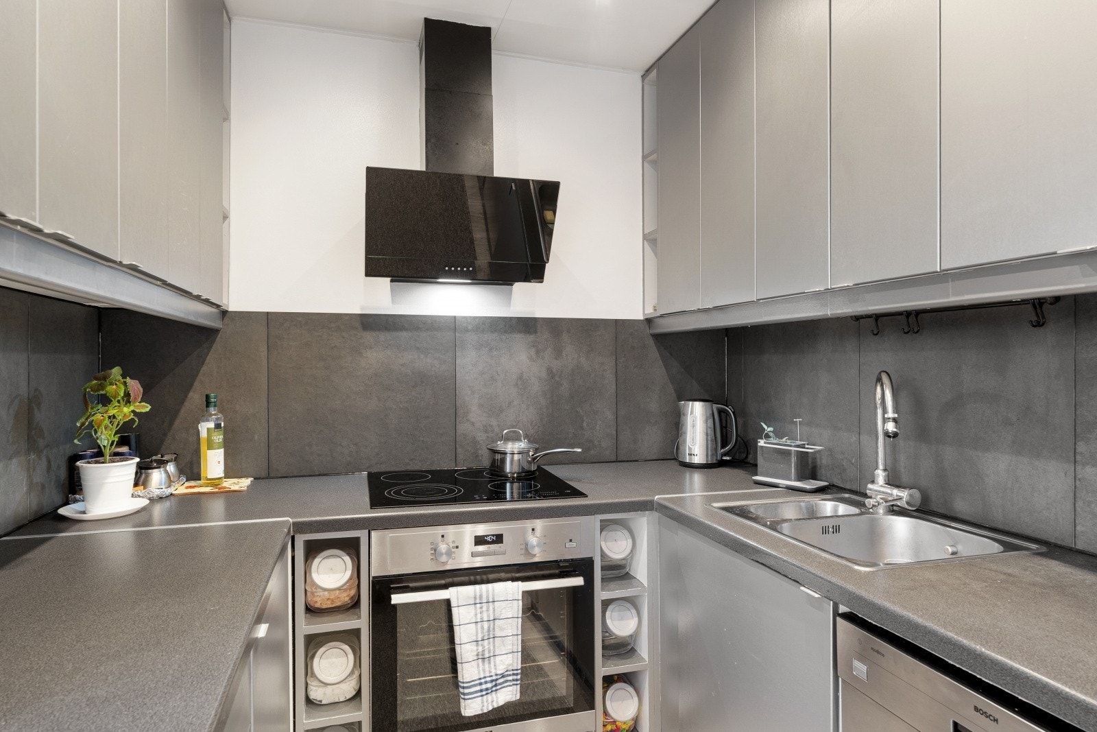 Kjøkkenet ble oppgradert i hhv. 2005/2020 og ble gitt tilstandsgrad 1 fra takstmann. Galleribilde