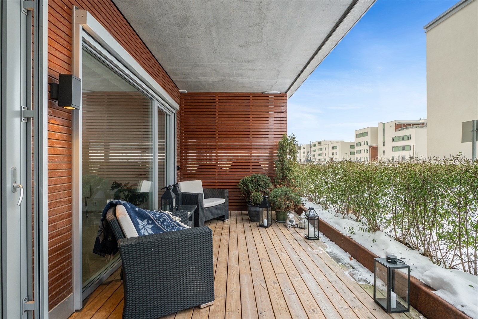 Bygget er oppført i 2023 etter TEK17-standard, med betong- og trekonstruksjoner. Galleribilde