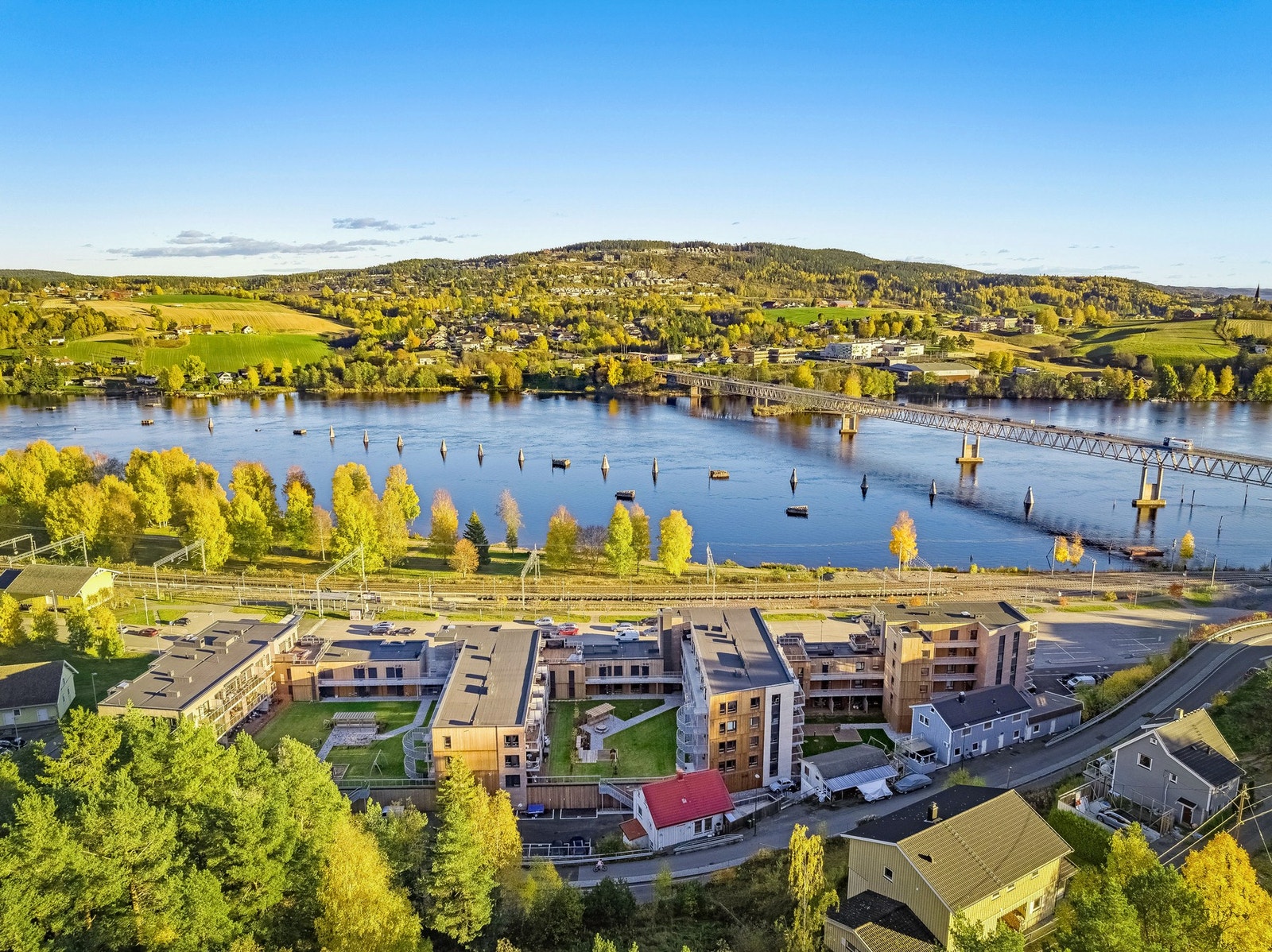 Fetsund togstasjon ligger omtrent en 6 minutter kjøretur unna. Galleribilde