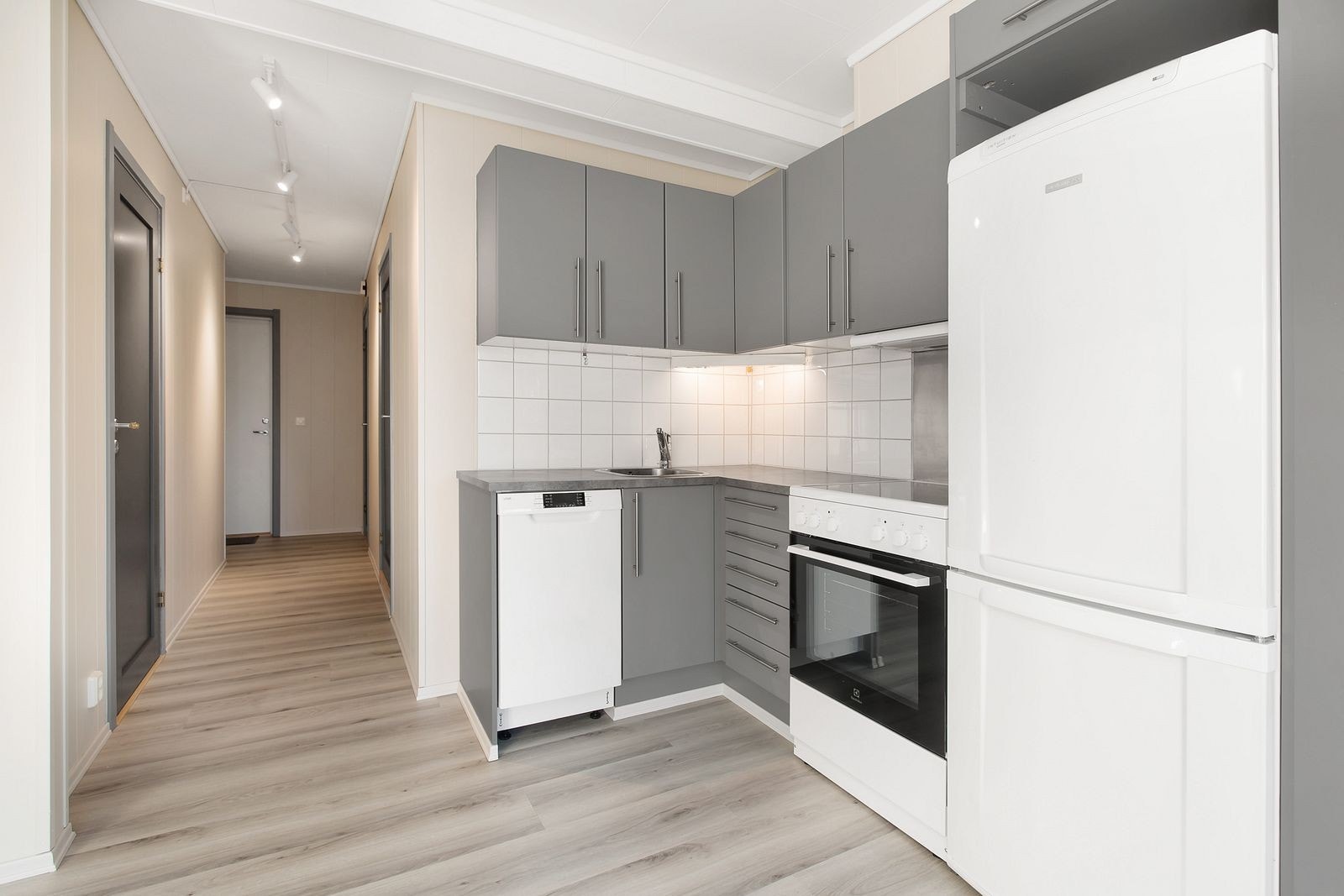 Kjøkken med hvitevarer Galleribilde