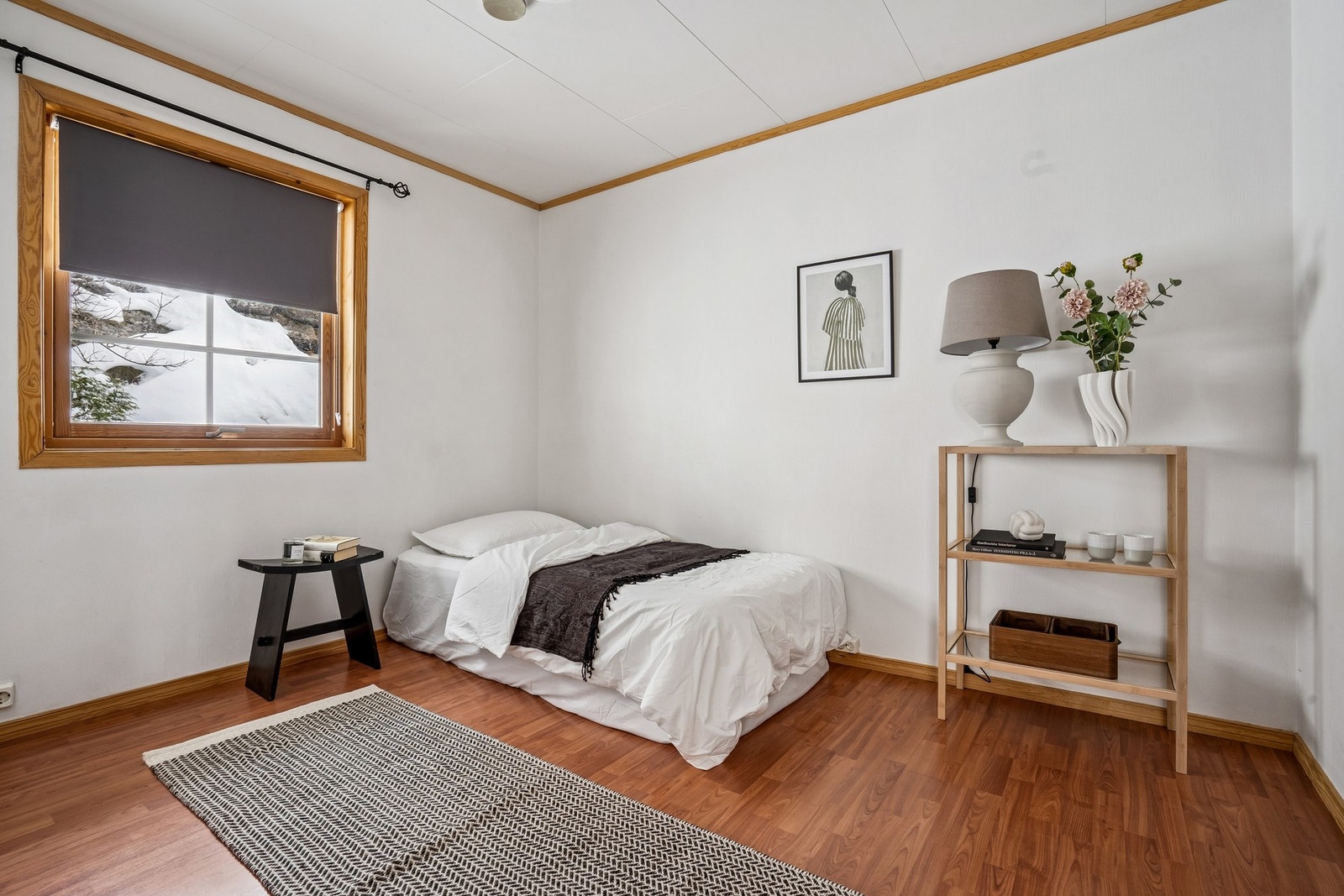 Andre etasje inneholder også et soverom som kan benyttes som barnerom eller kontor. Galleribilde