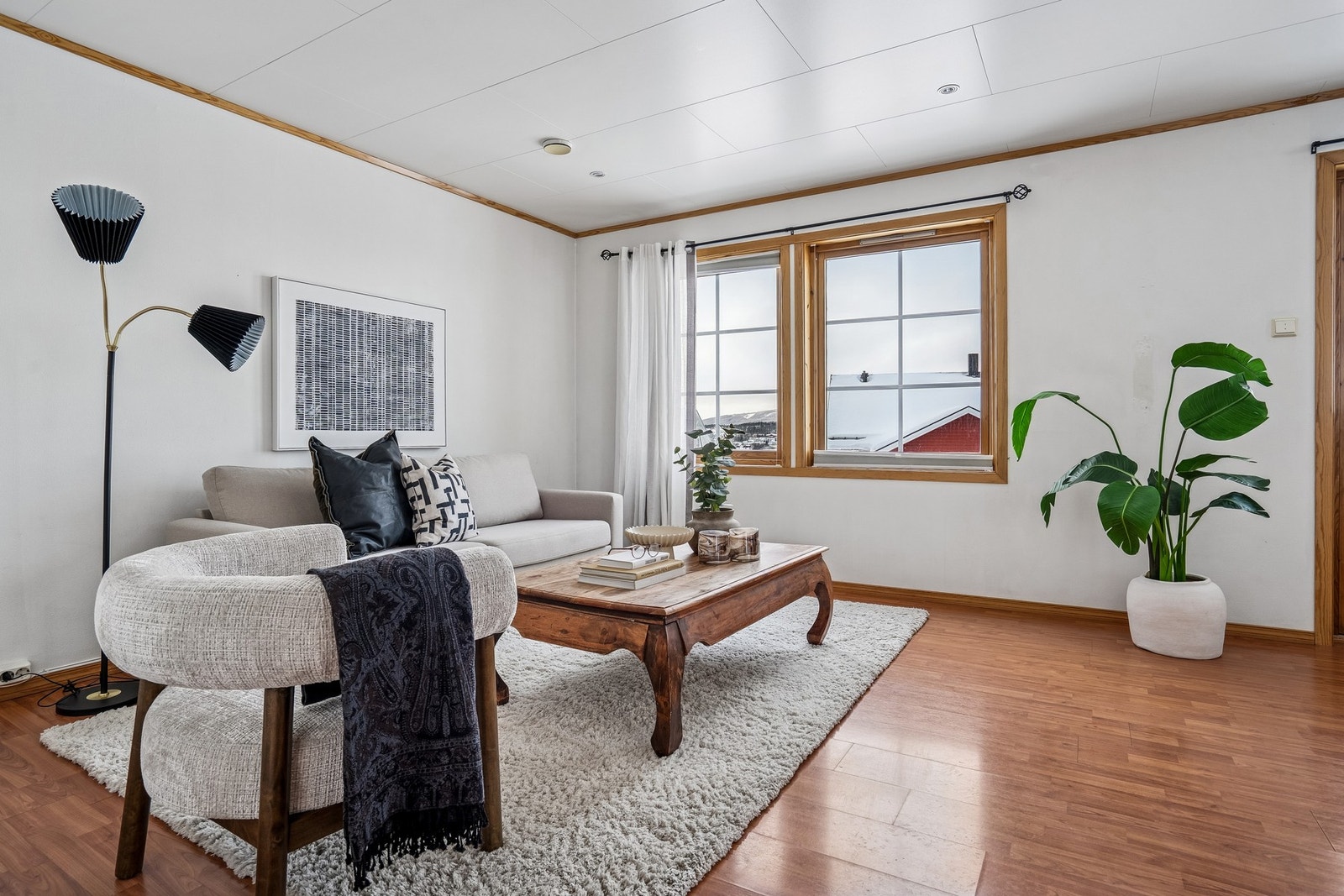 Her er det god plass for en sofagruppe og annet møblement. Galleribilde