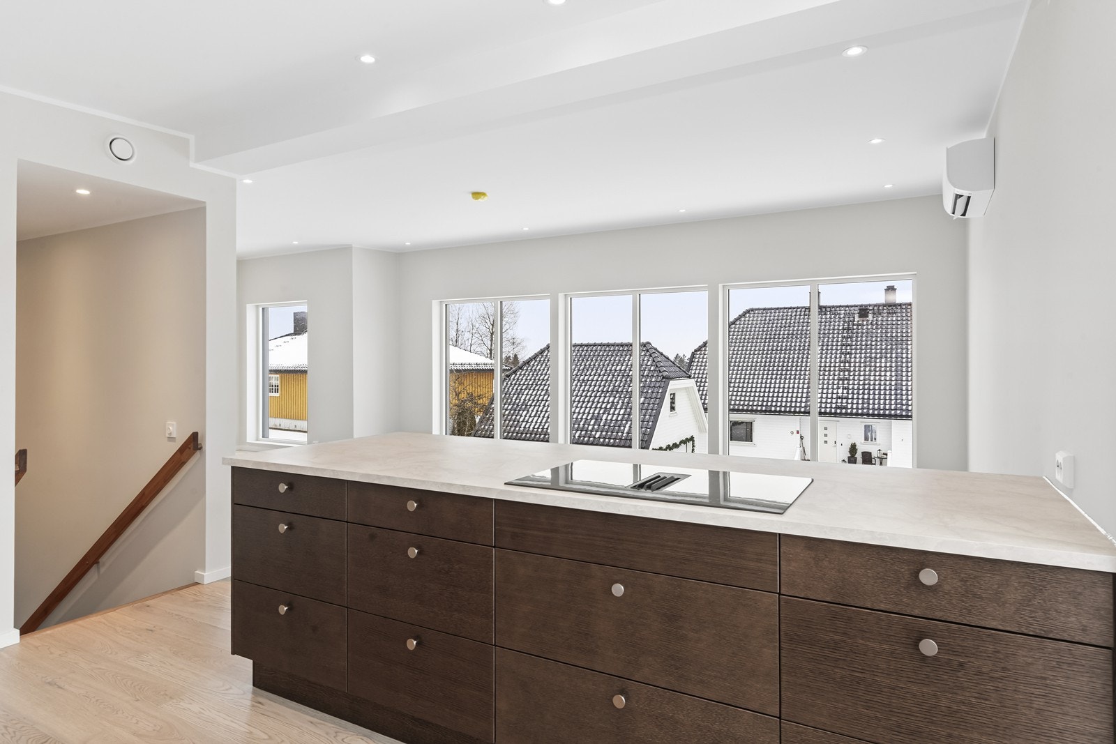 Det er også godt med downlights i hele boligen Galleribilde