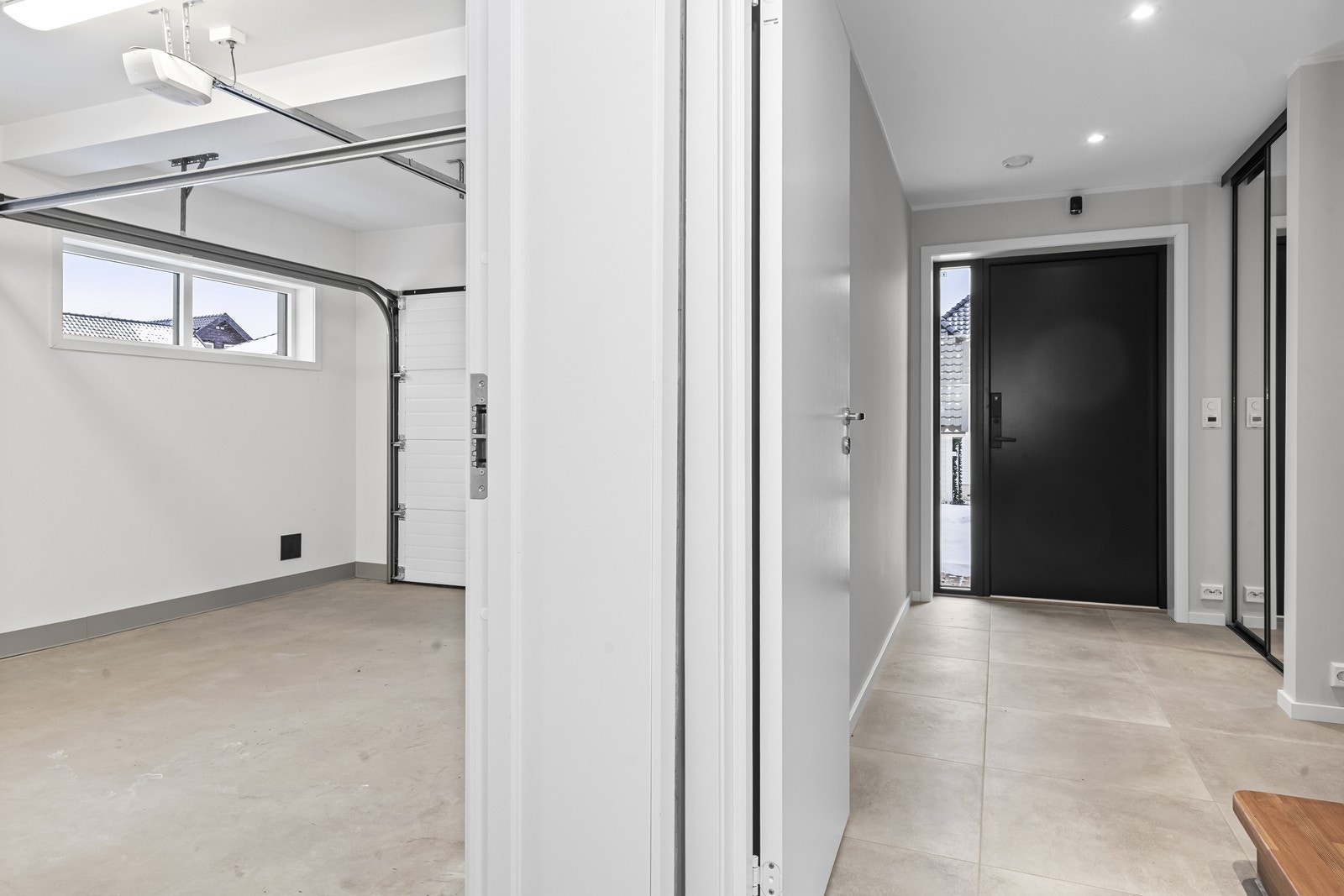 Flislagt entré Galleribilde