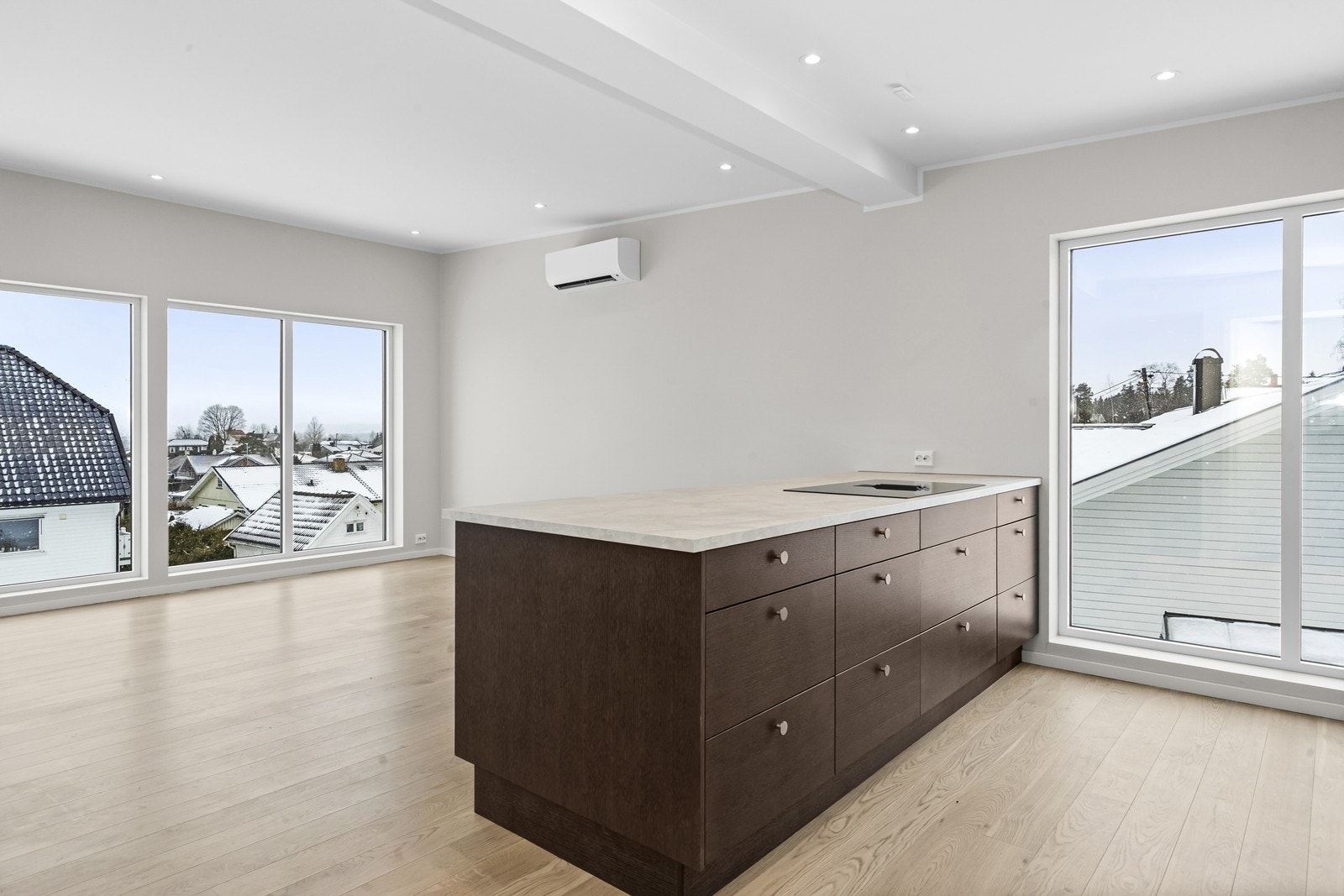 Det er satt inn varmepumpe i stue/kjøkken Galleribilde